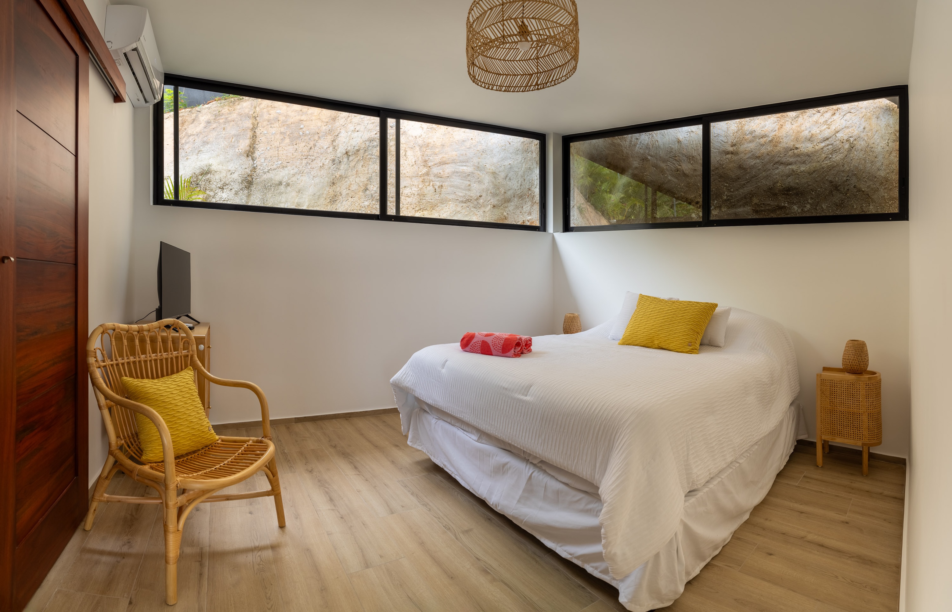 MODERN 3-BEDROOM HOME WITH OCEAN VIEWS, IN OJOCHAL – 0.16 ACRES