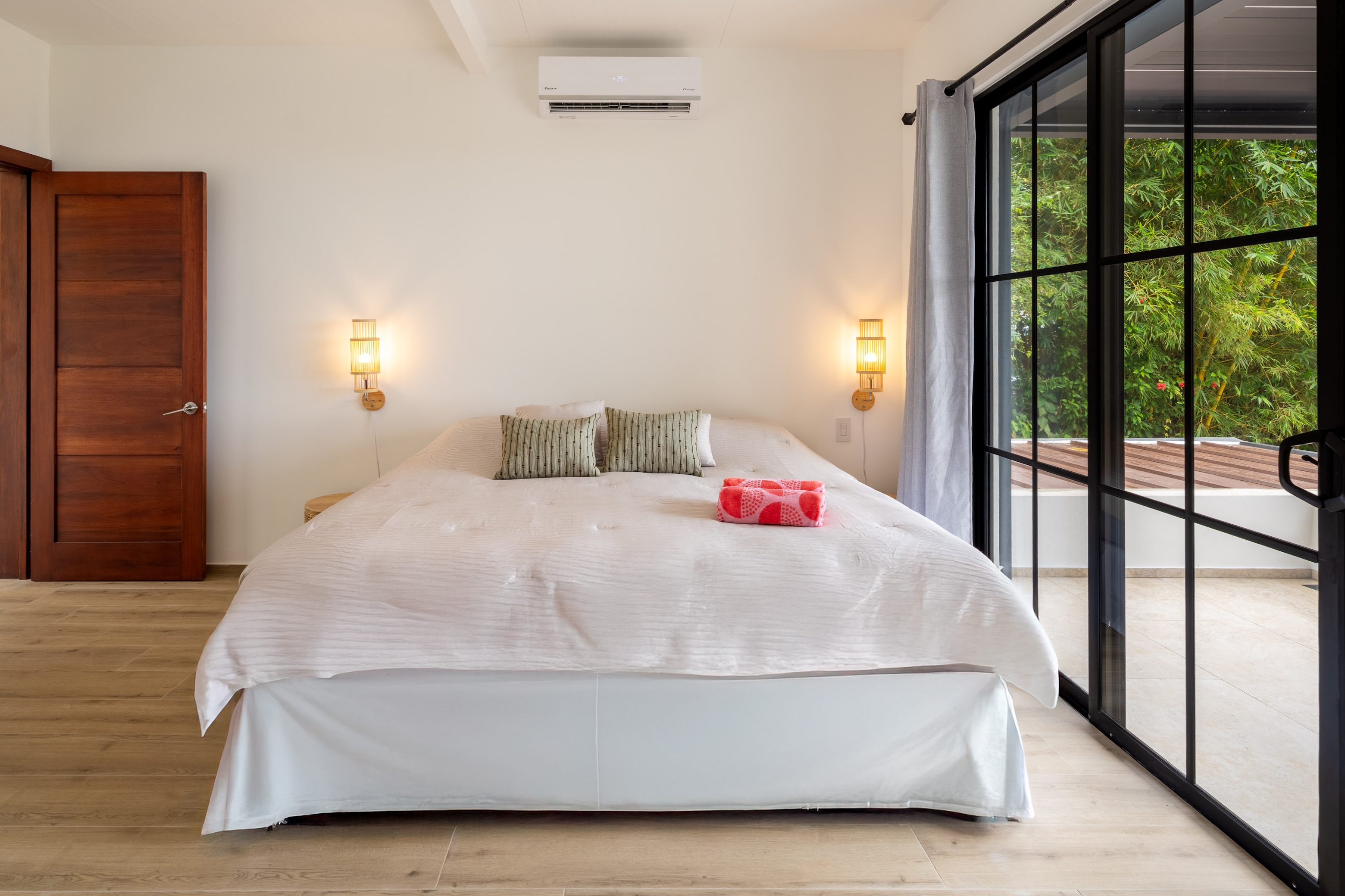 MODERN 3-BEDROOM HOME WITH OCEAN VIEWS, IN OJOCHAL – 0.16 ACRES