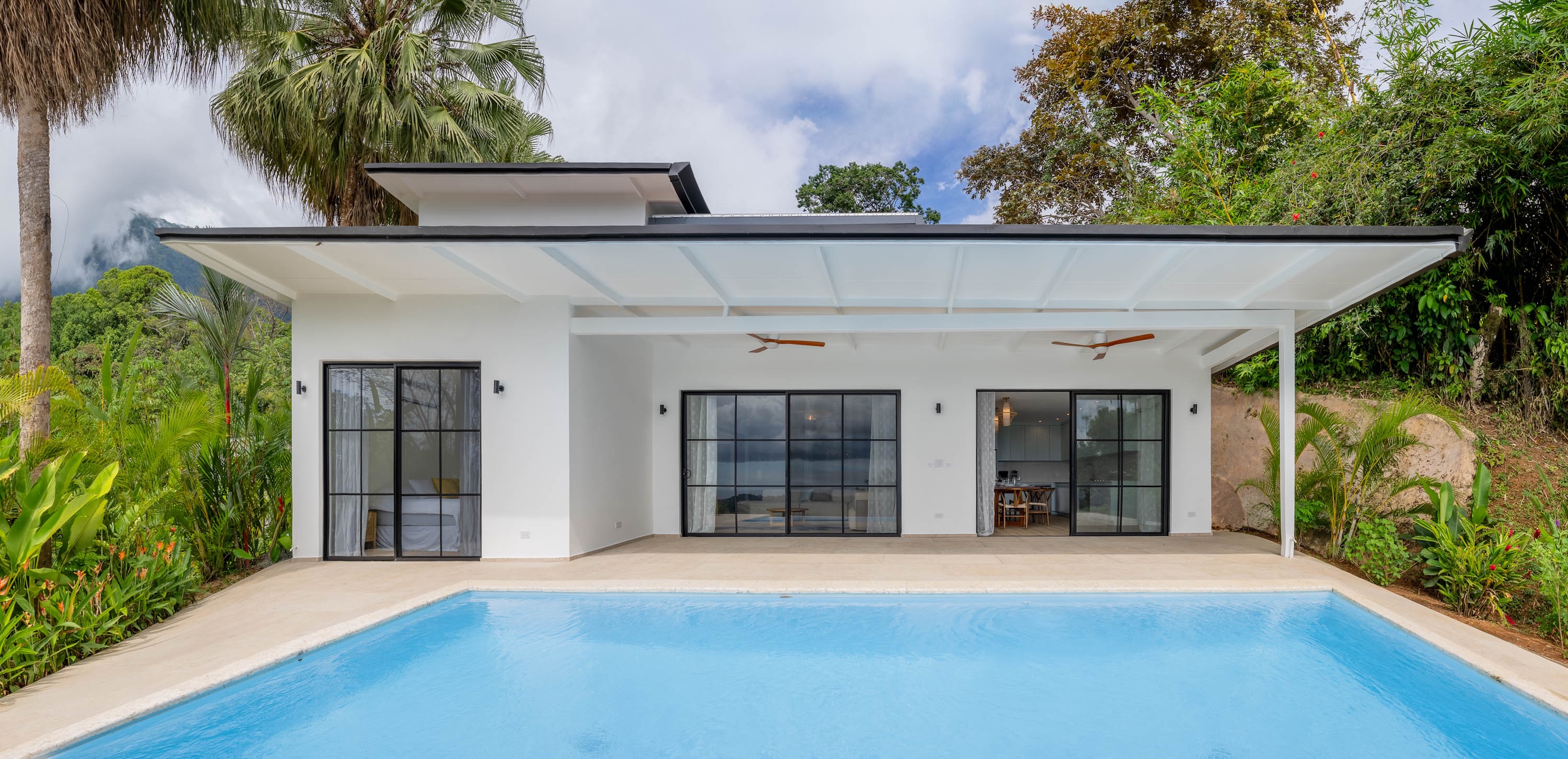 MODERN 3-BEDROOM HOME WITH OCEAN VIEWS, IN OJOCHAL – 0.16 ACRES
