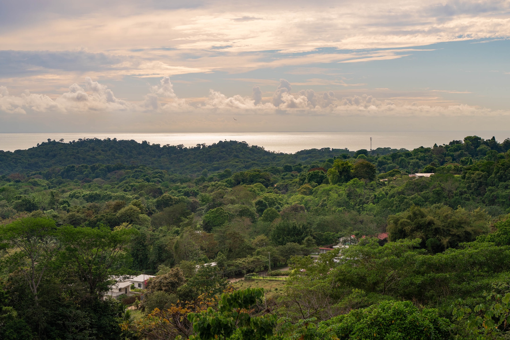 MODERN 3-BEDROOM HOME WITH OCEAN VIEWS, IN OJOCHAL – 0.16 ACRES