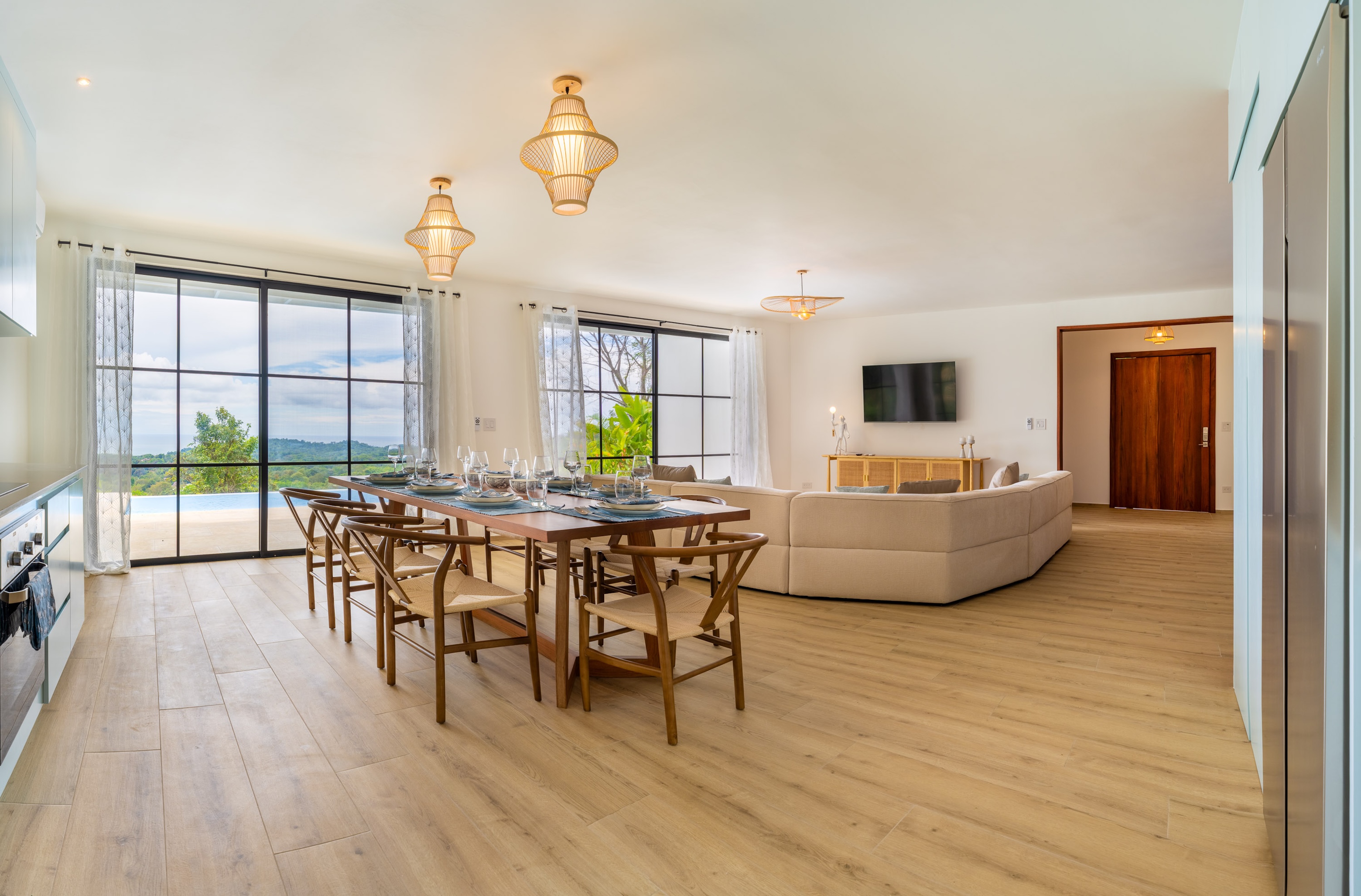 MODERN 3-BEDROOM HOME WITH OCEAN VIEWS, IN OJOCHAL – 0.16 ACRES