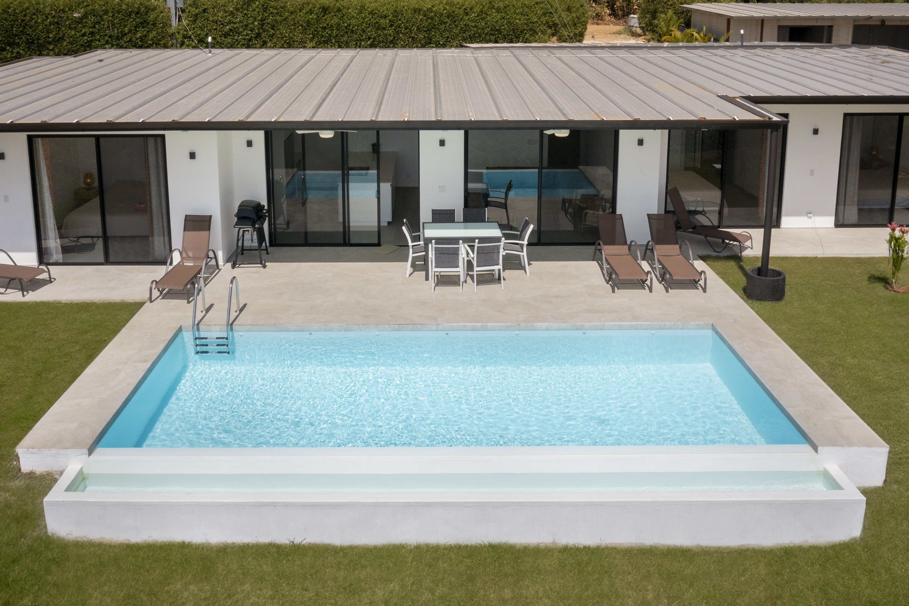 CONTEMPORARY 3-BEDROOM RESIDENCE WITH OCEAN VIEWS, IN OJOCHAL