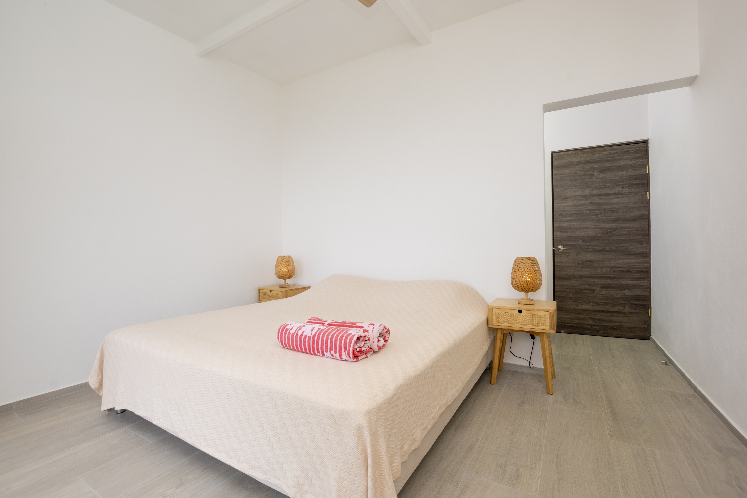 CONTEMPORARY 3-BEDROOM RESIDENCE WITH OCEAN VIEWS, IN OJOCHAL