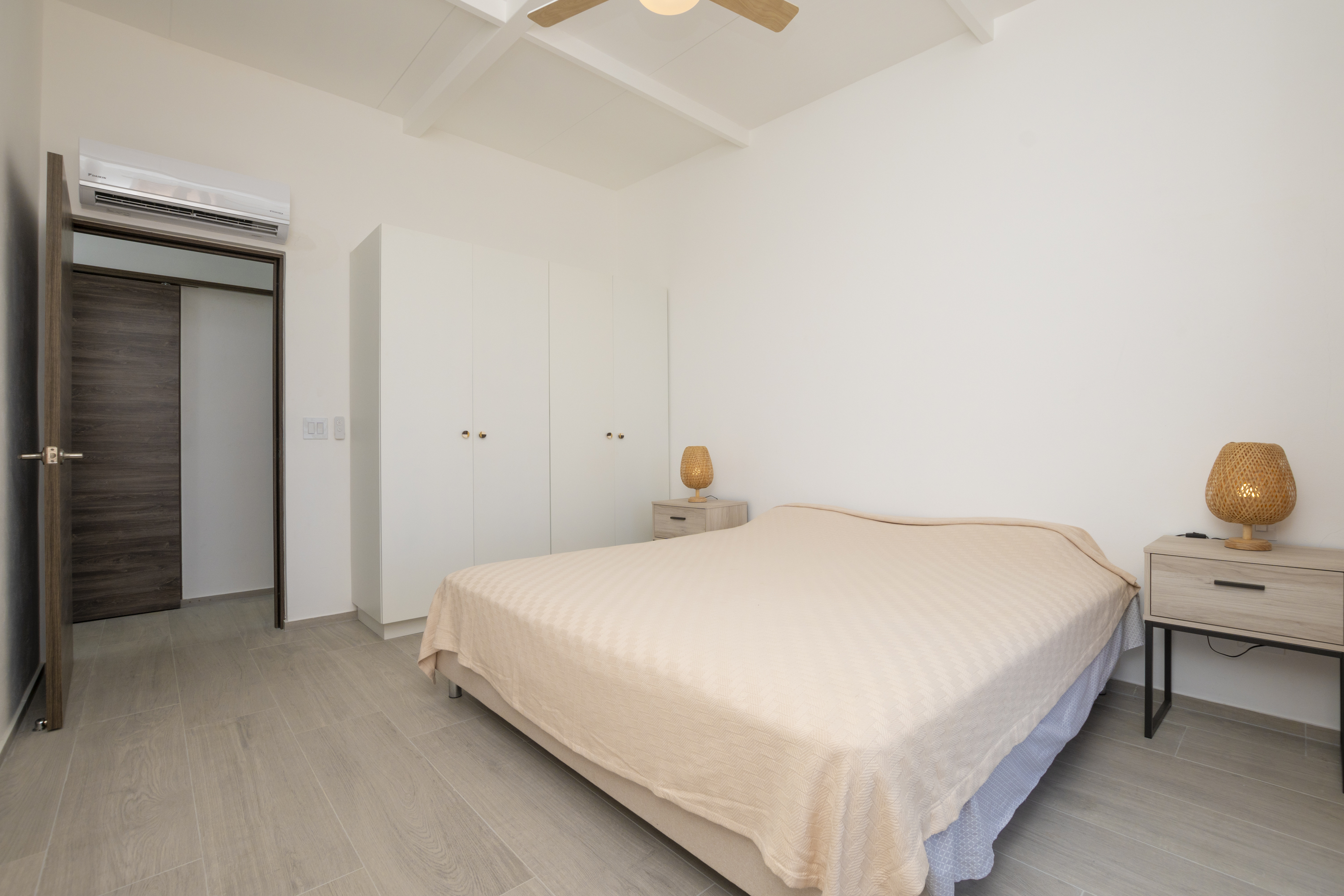 CONTEMPORARY 3-BEDROOM RESIDENCE WITH OCEAN VIEWS, IN OJOCHAL