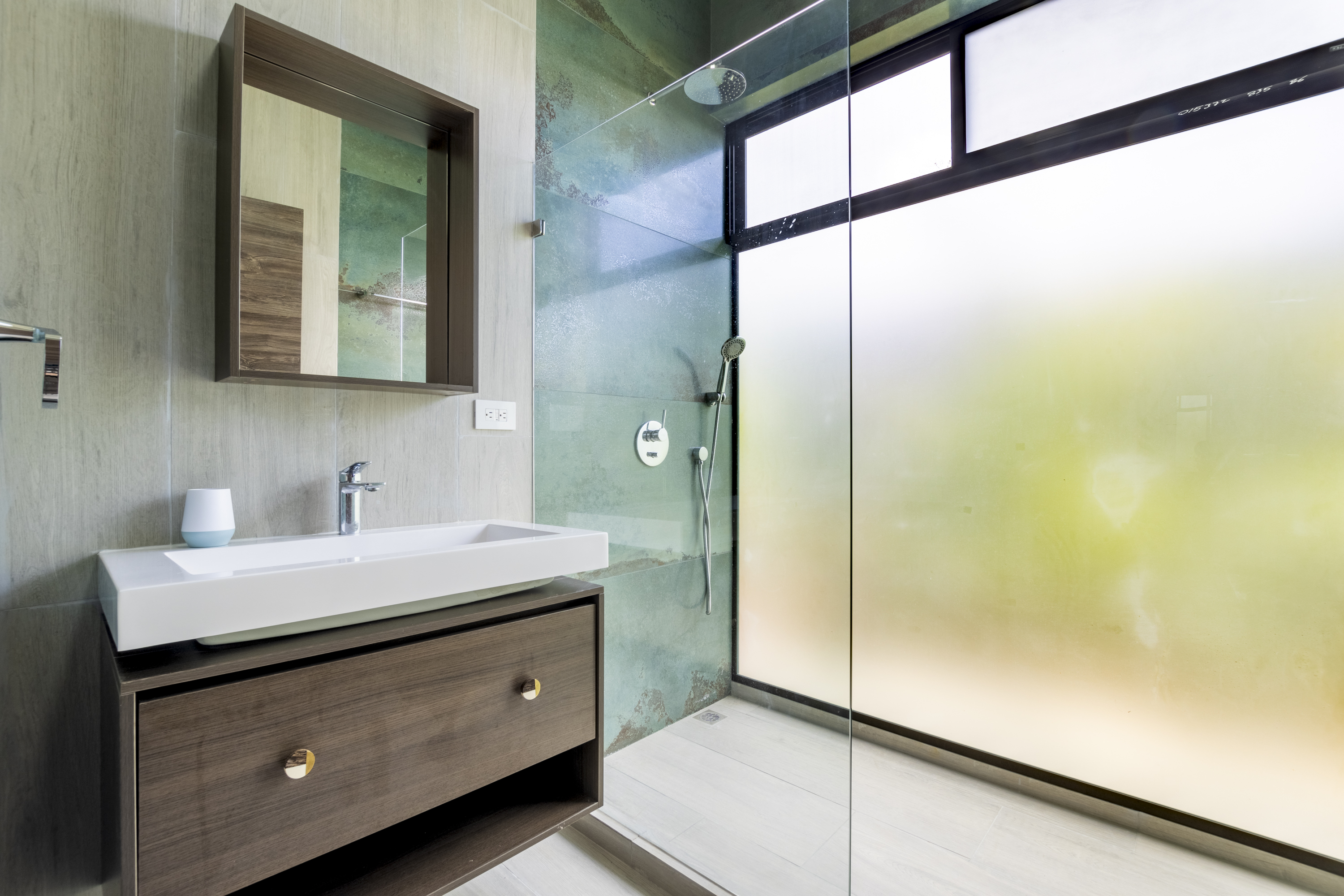 CONTEMPORARY 3-BEDROOM RESIDENCE WITH OCEAN VIEWS, IN OJOCHAL