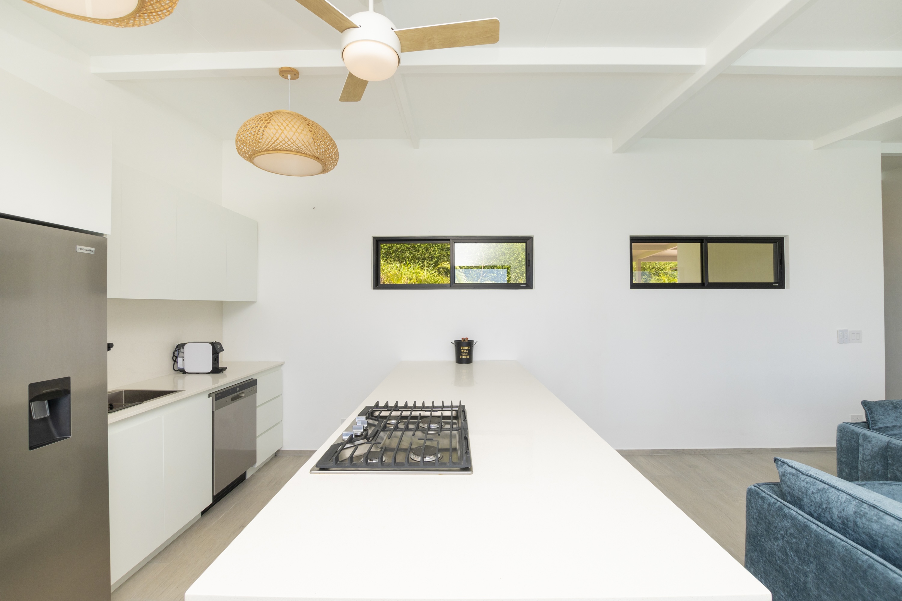 CONTEMPORARY 3-BEDROOM RESIDENCE WITH OCEAN VIEWS, IN OJOCHAL