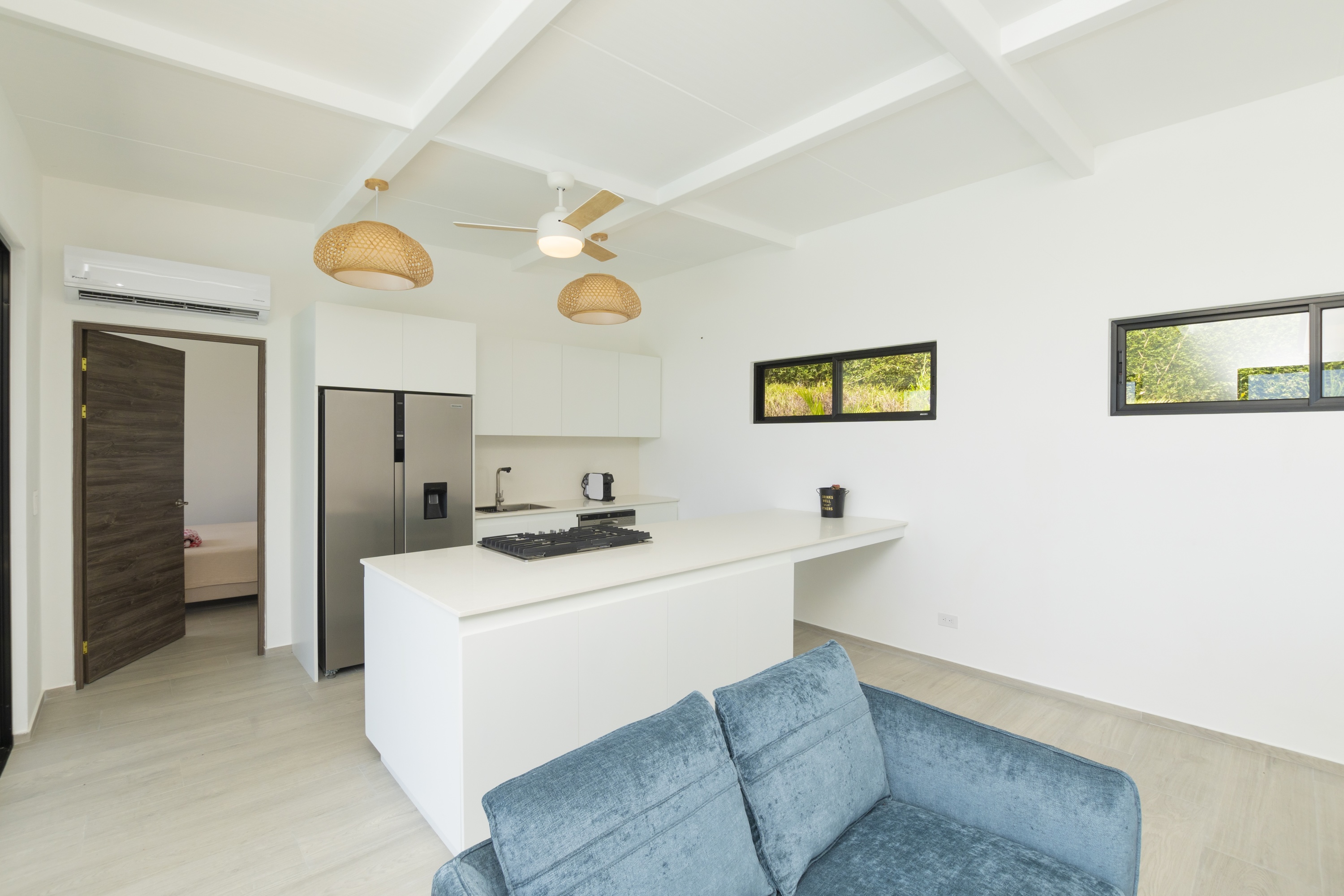 CONTEMPORARY 3-BEDROOM RESIDENCE WITH OCEAN VIEWS, IN OJOCHAL