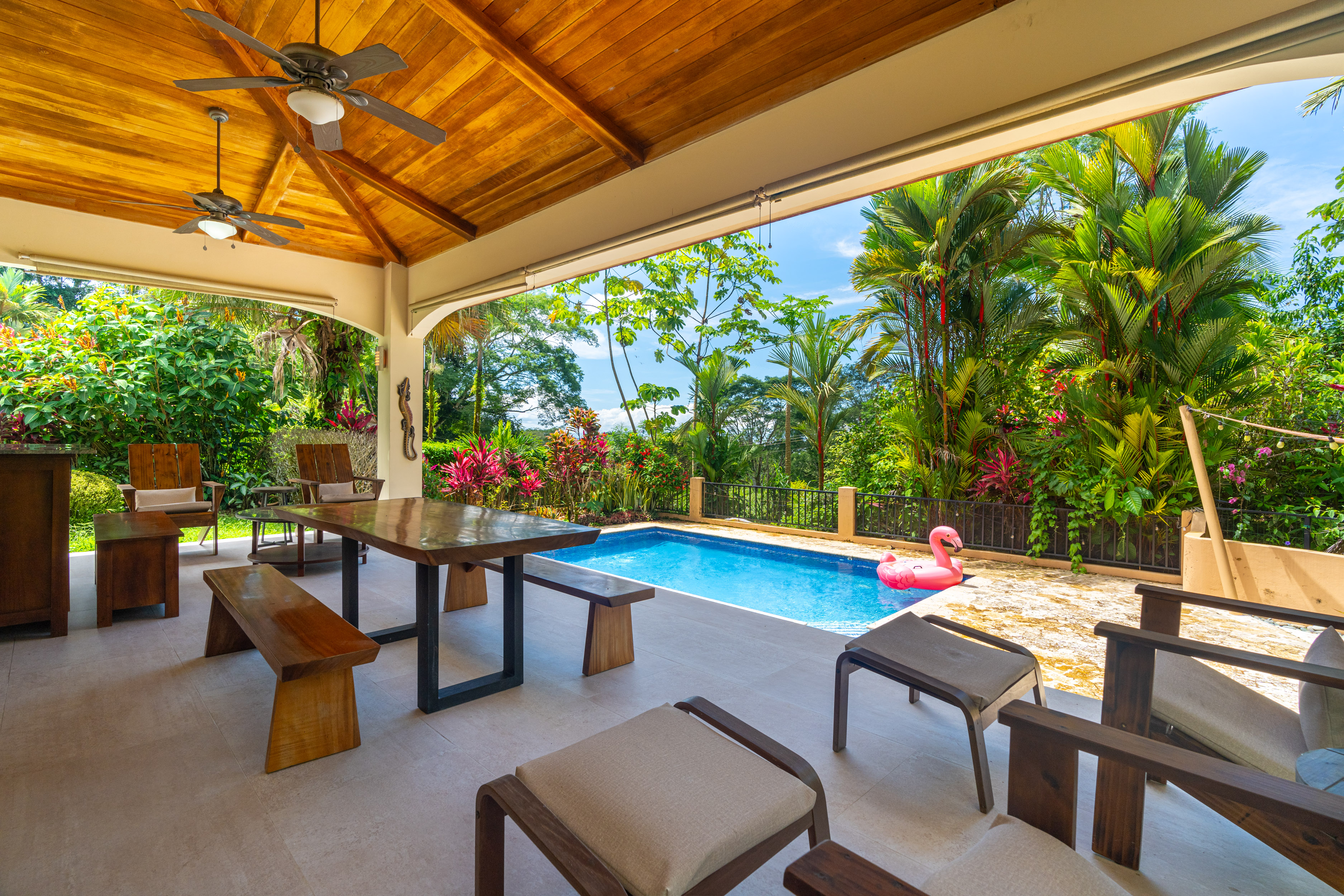 REMODELED 3-BEDROOM HOUSE WITH POOL, IN OJOCHAL