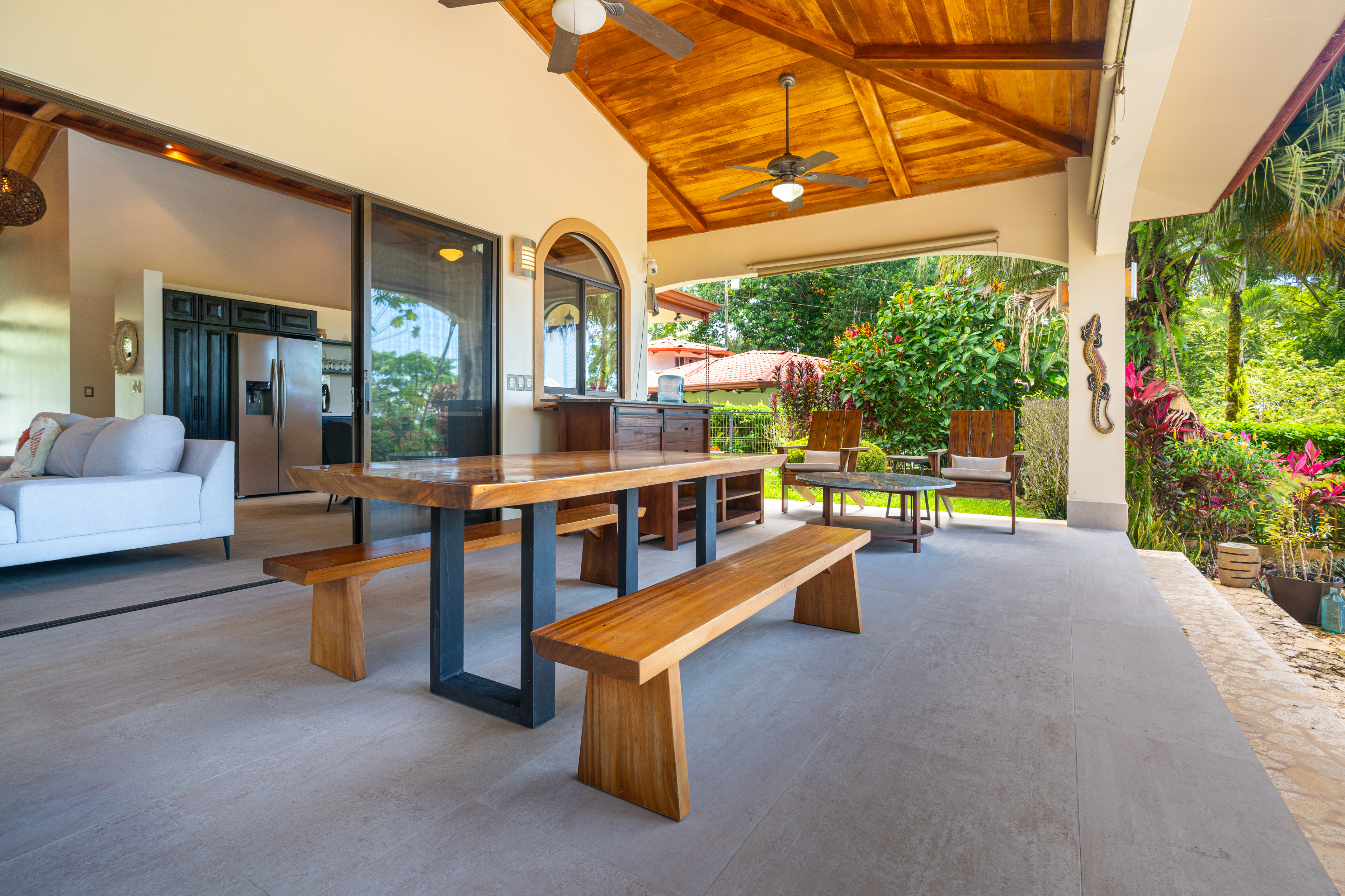 REMODELED 3-BEDROOM HOUSE WITH POOL, IN OJOCHAL