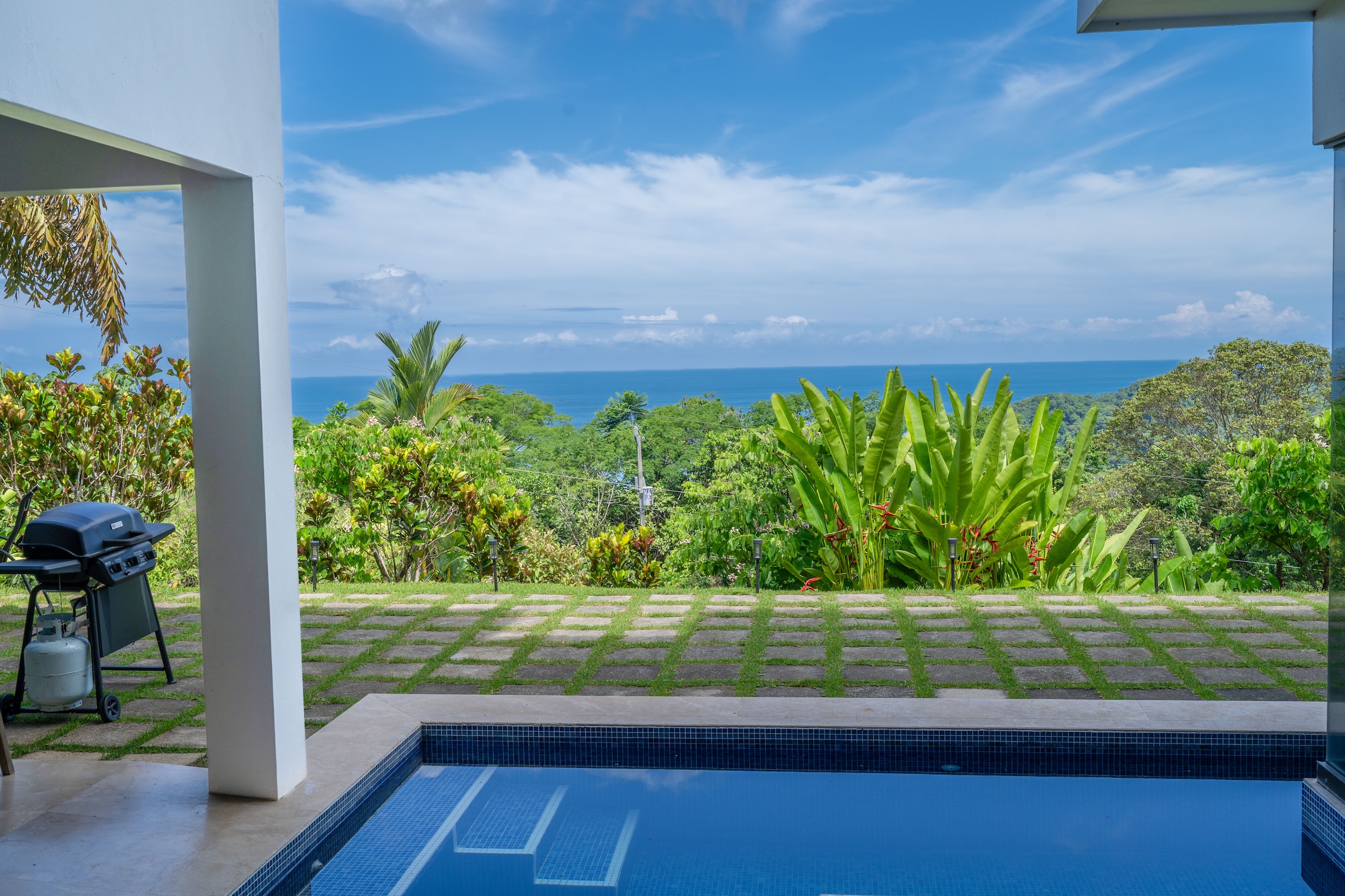 PRIVATE 4-BEDROOM RESIDENCE WITH PANORAMIC OCEAN VIEWS, IN DOMINICALITO – 1.48 ACRES