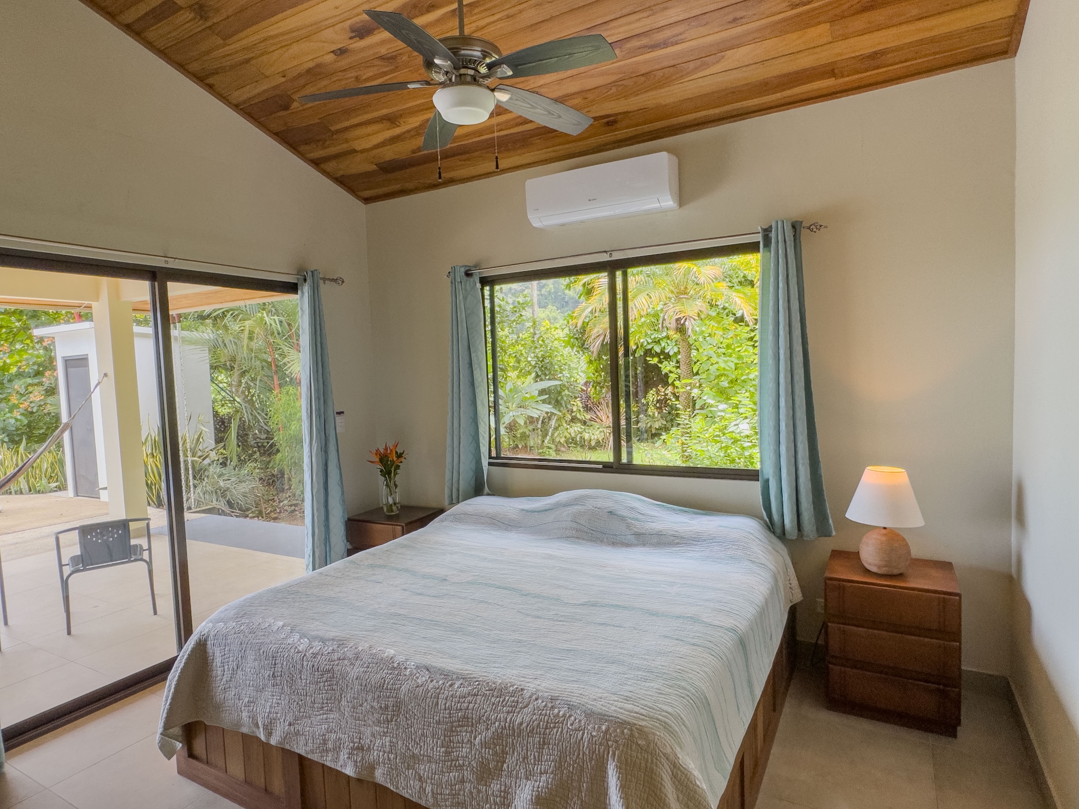 3-BEDROOM HOUSE WITH DETACHED GUEST HOUSE, IN CASCADA AZUL BARU – 2.6 ACRES