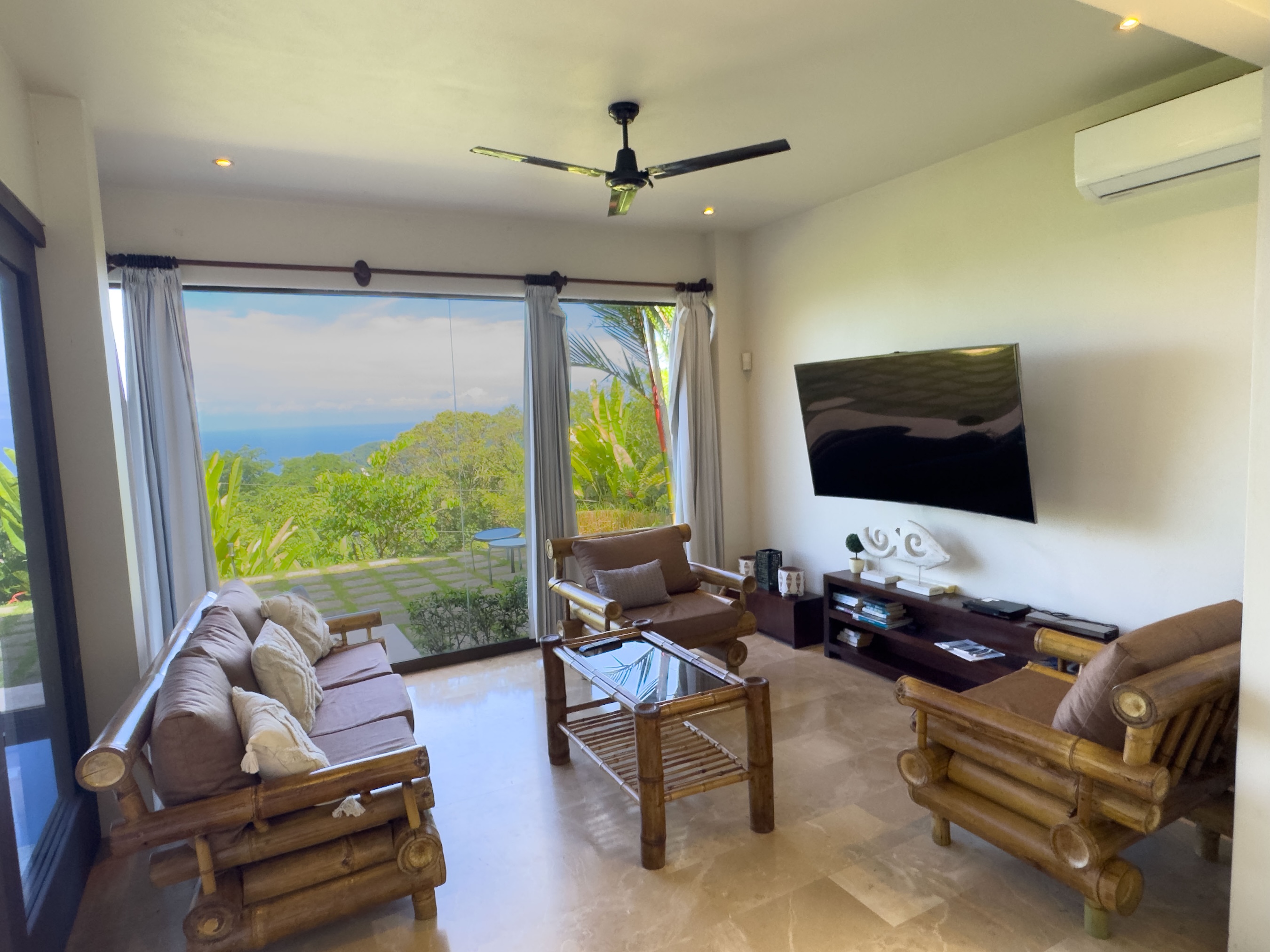 PRIVATE 4-BEDROOM RESIDENCE WITH PANORAMIC OCEAN VIEWS, IN DOMINICALITO – 1.48 ACRES