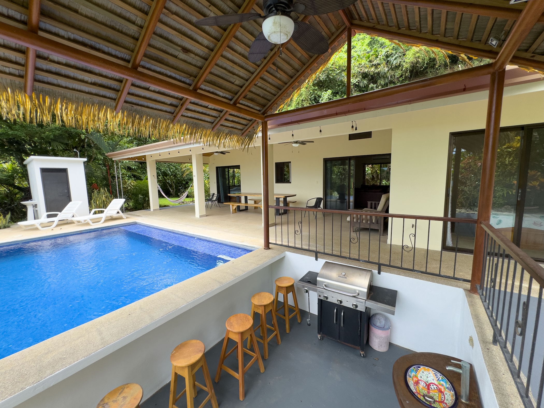3-BEDROOM HOUSE WITH DETACHED GUEST HOUSE, IN CASCADA AZUL BARU – 2.6 ACRES