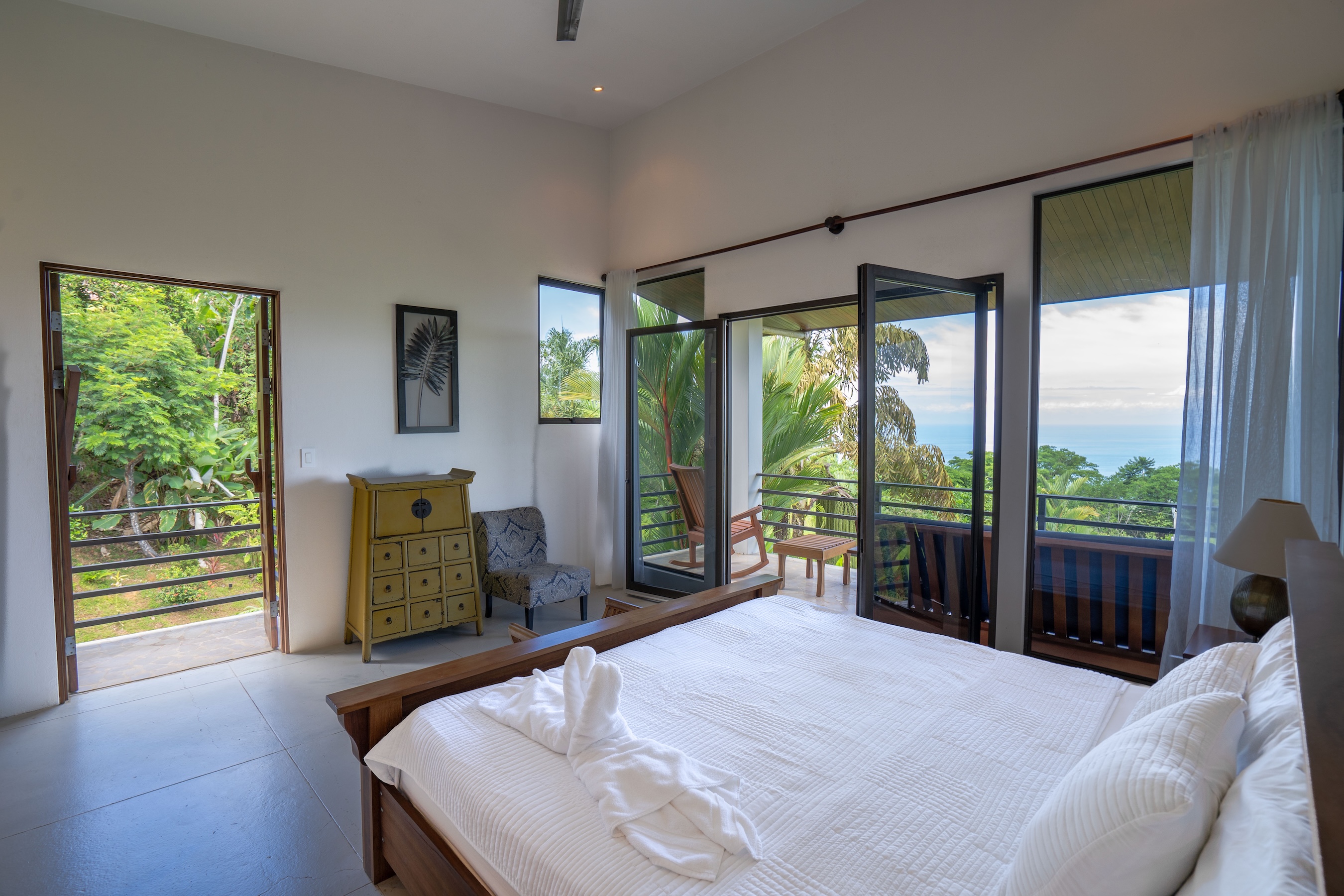 PRIVATE 4-BEDROOM RESIDENCE WITH PANORAMIC OCEAN VIEWS, IN DOMINICALITO – 1.48 ACRES