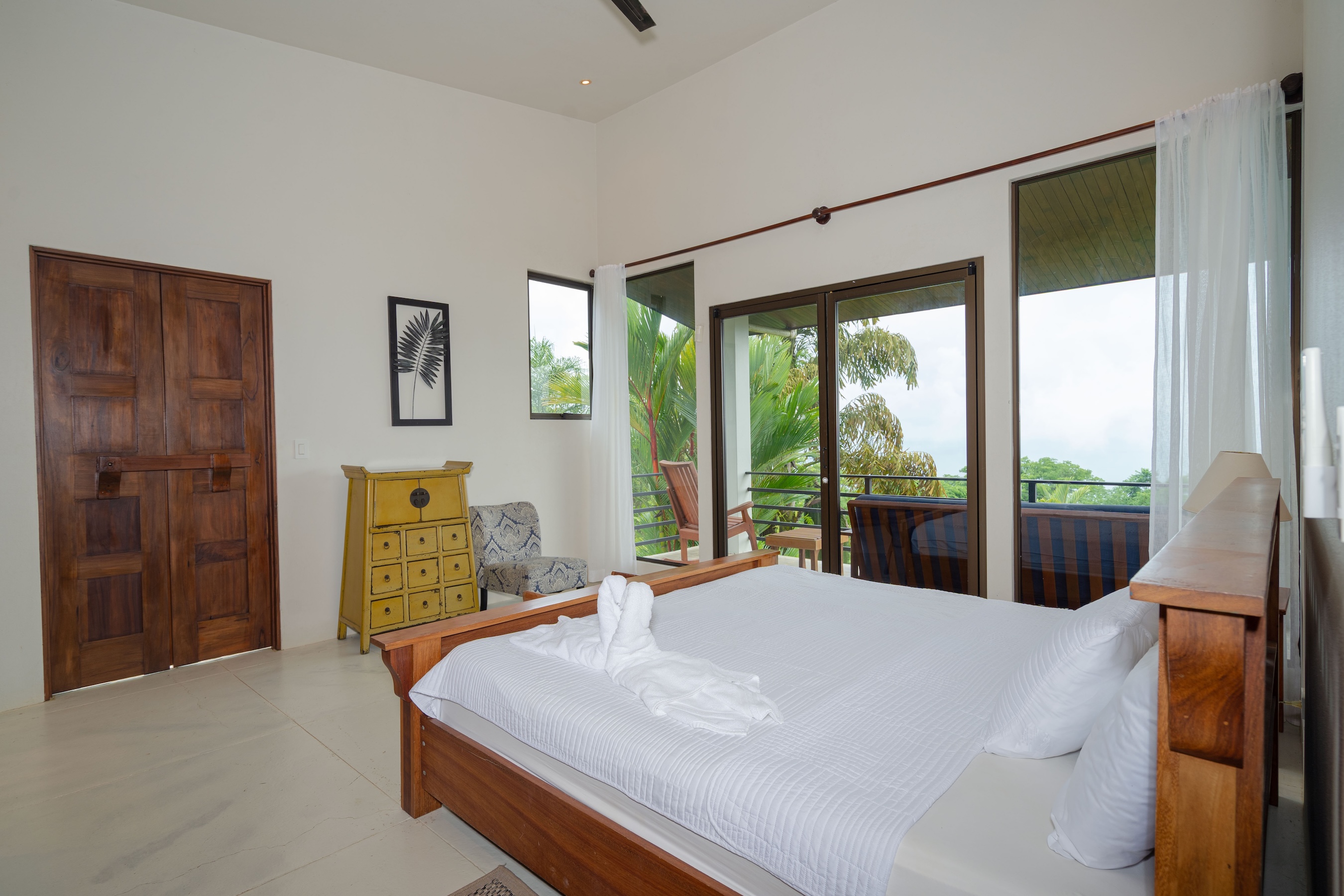PRIVATE 4-BEDROOM RESIDENCE WITH PANORAMIC OCEAN VIEWS, IN DOMINICALITO – 1.48 ACRES