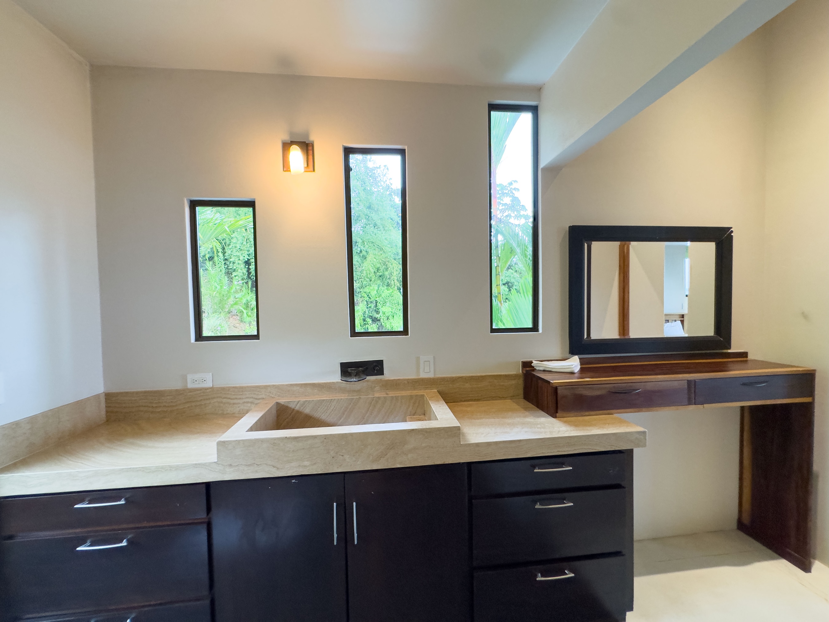 PRIVATE 4-BEDROOM RESIDENCE WITH PANORAMIC OCEAN VIEWS, IN DOMINICALITO – 1.48 ACRES