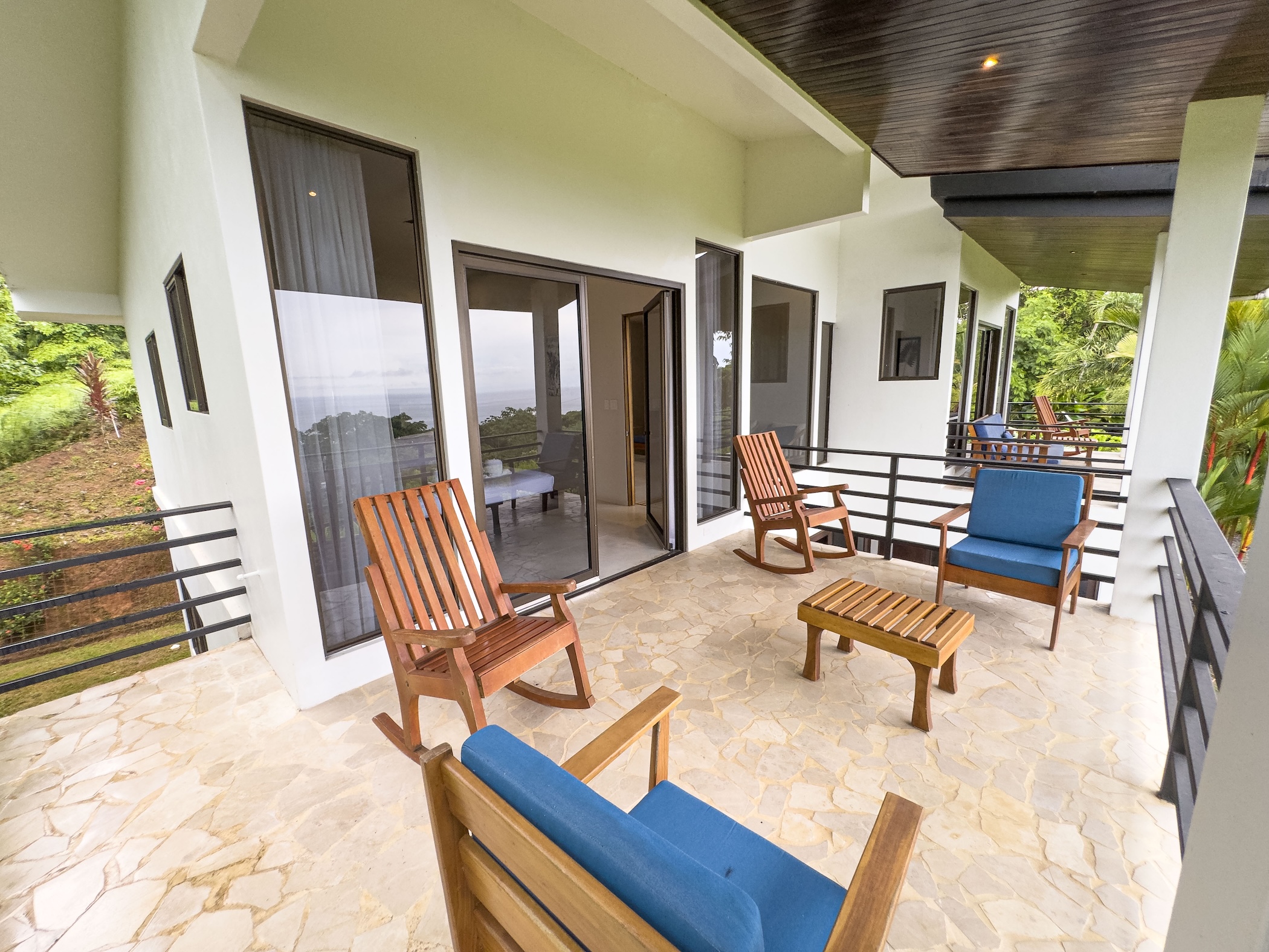 PRIVATE 4-BEDROOM RESIDENCE WITH PANORAMIC OCEAN VIEWS, IN DOMINICALITO – 1.48 ACRES