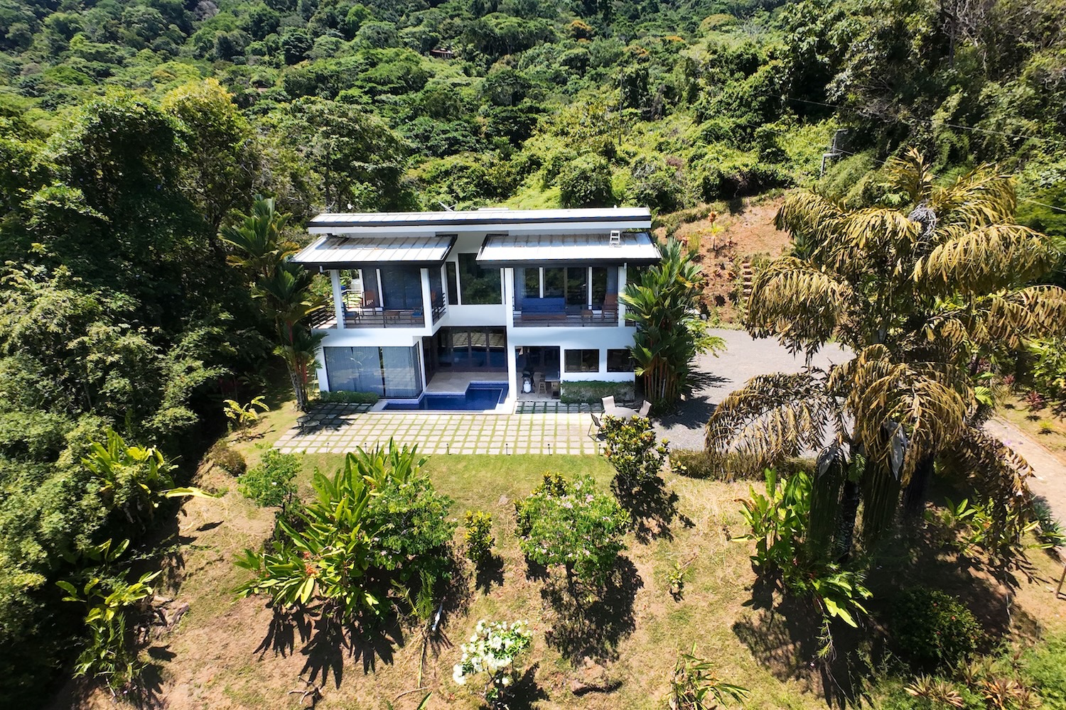 PRIVATE 4-BEDROOM RESIDENCE WITH PANORAMIC OCEAN VIEWS, IN DOMINICALITO – 1.48 ACRES