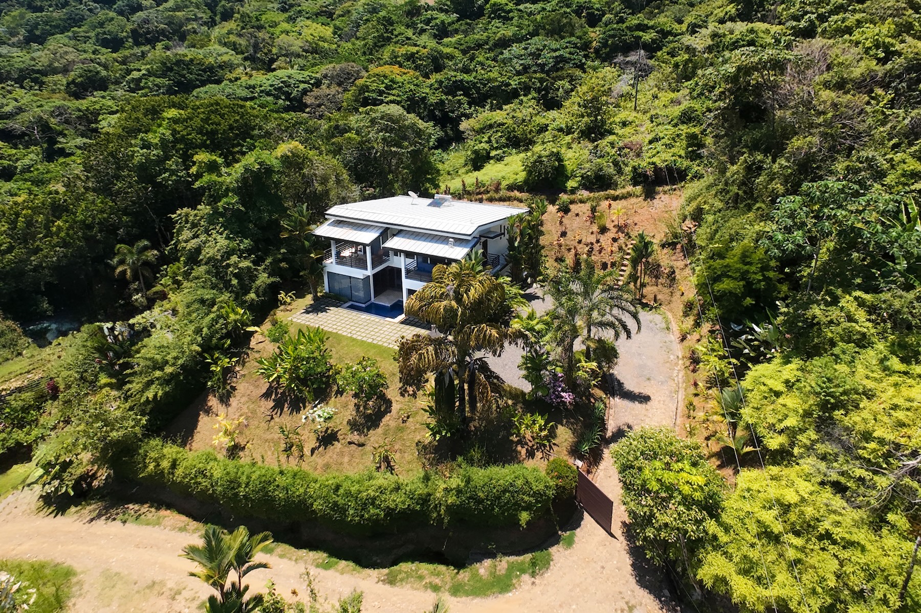 PRIVATE 4-BEDROOM RESIDENCE WITH PANORAMIC OCEAN VIEWS, IN DOMINICALITO – 1.48 ACRES