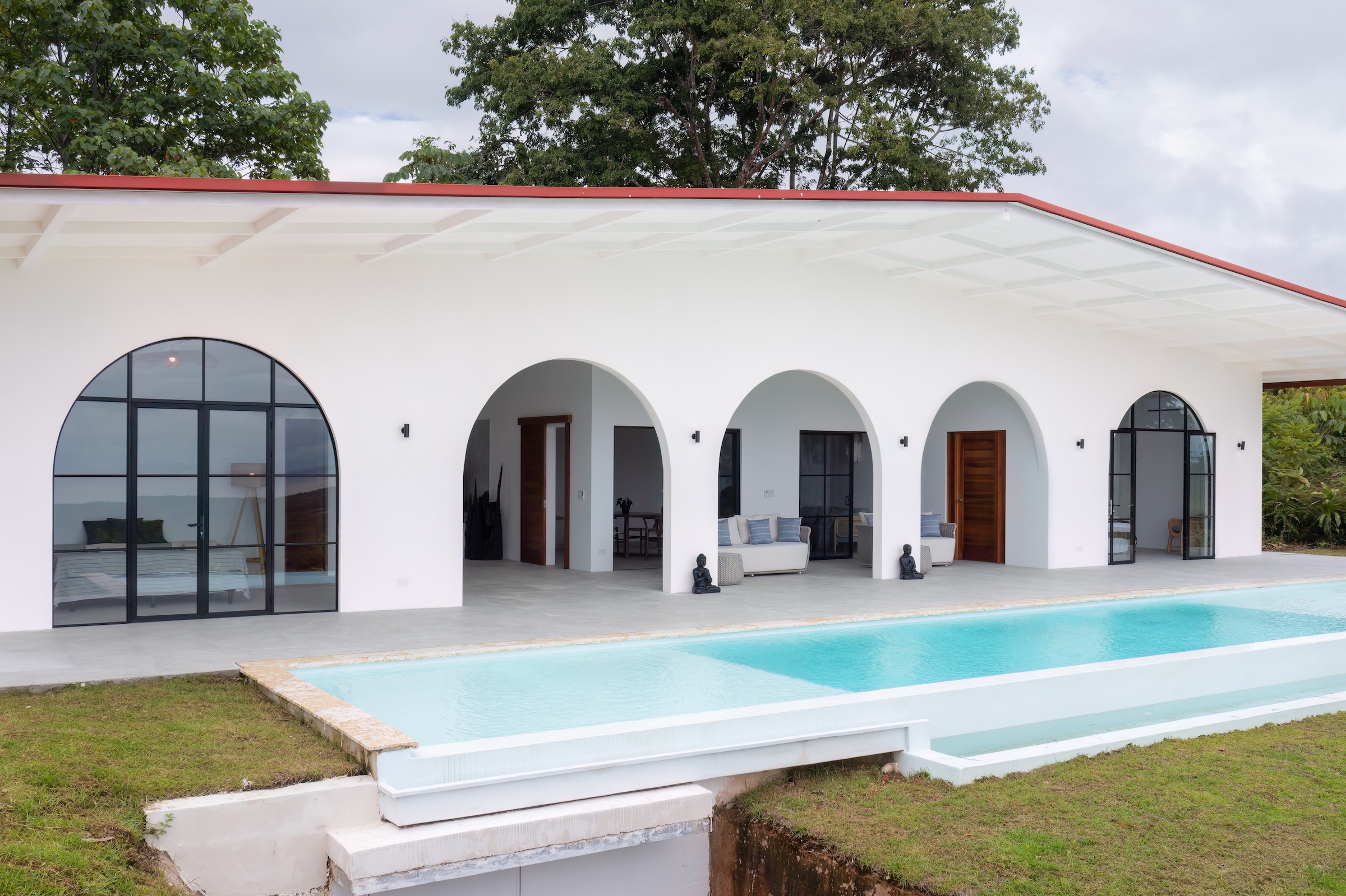 2-BEDROOM HOUSE WITH CONTEMPORARY DESIGN, IN TRES RÍOS – 1.49 ACRES