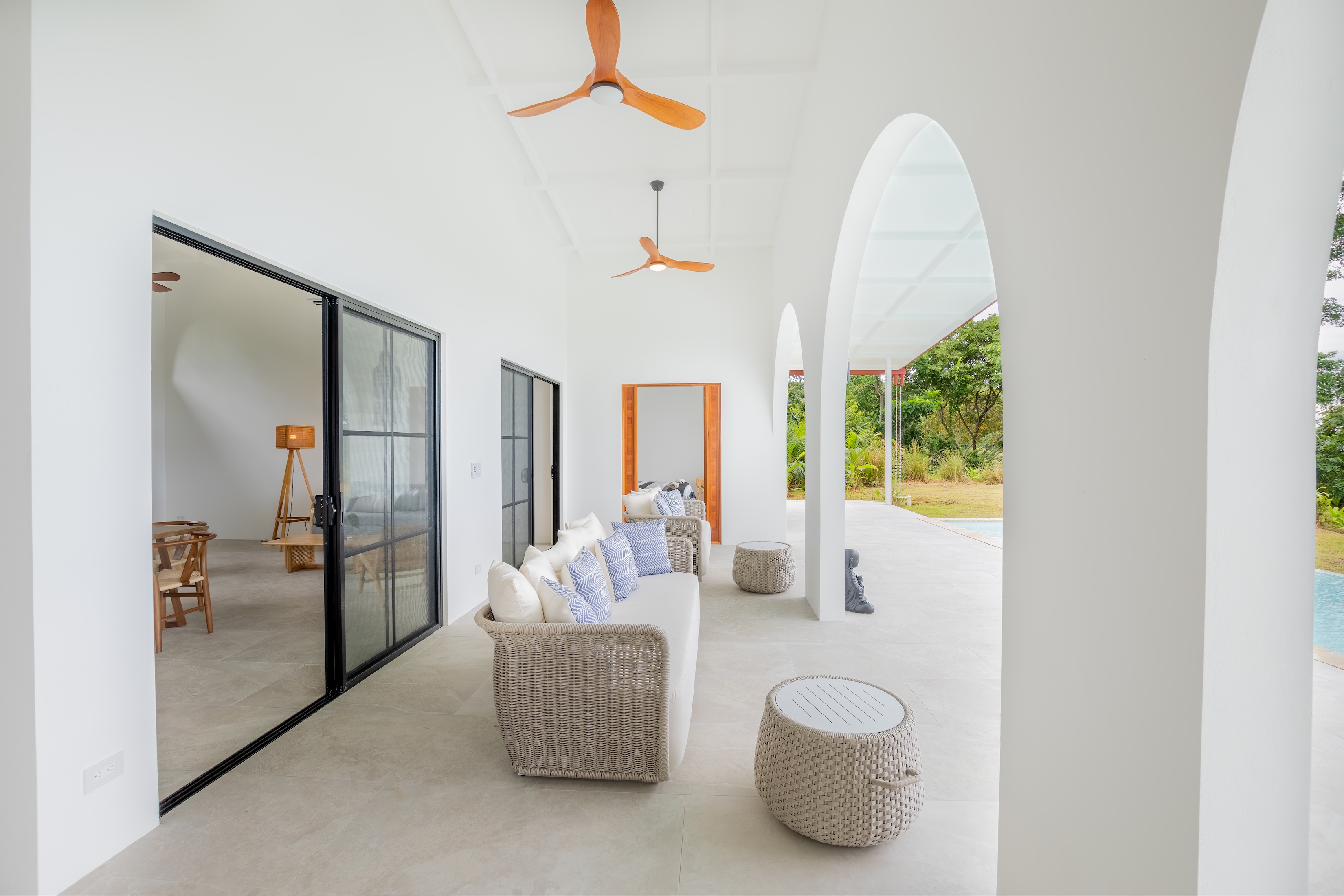 2-BEDROOM HOUSE WITH CONTEMPORARY DESIGN, IN TRES RÍOS – 1.49 ACRES