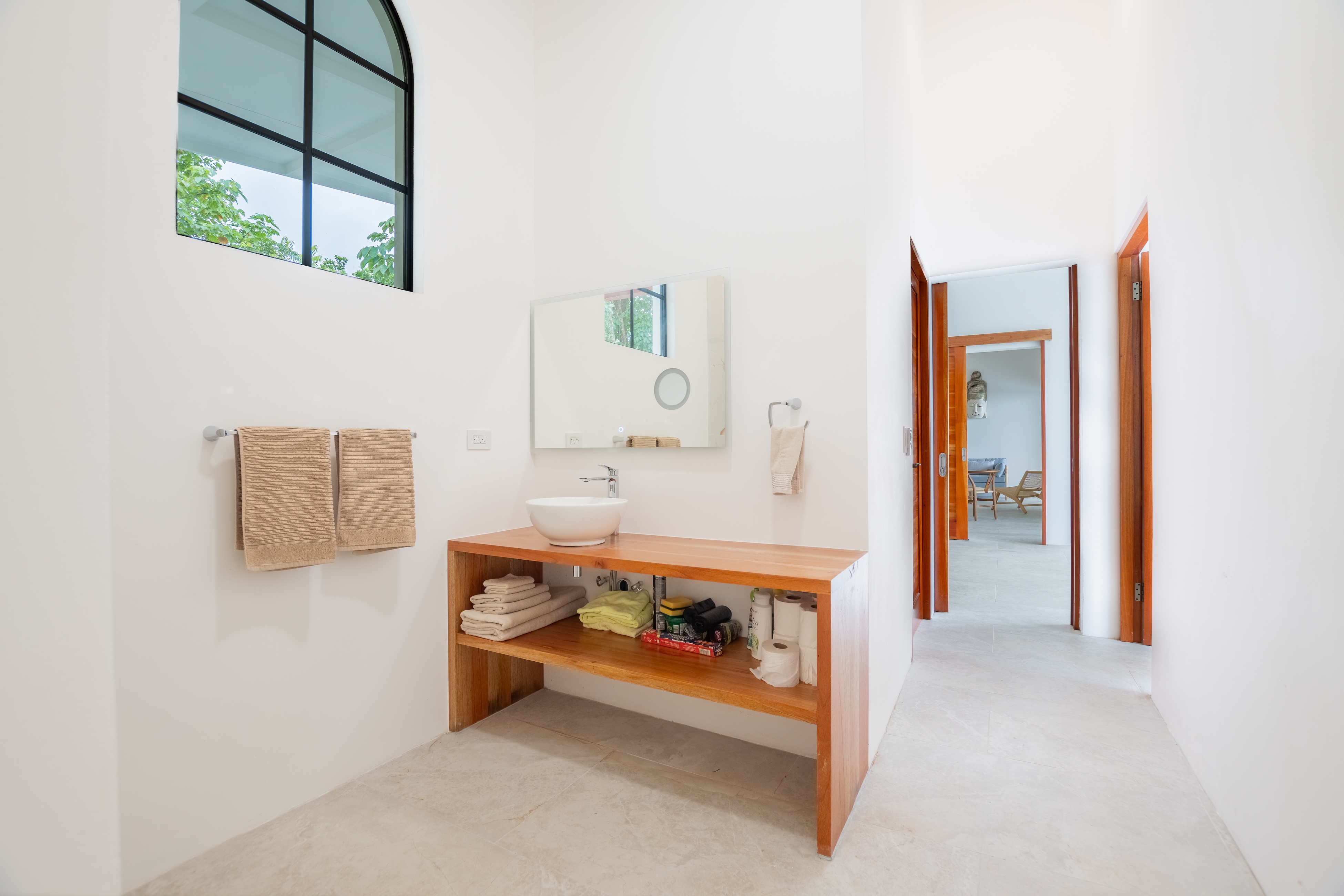 2-BEDROOM HOUSE WITH CONTEMPORARY DESIGN, IN TRES RÍOS – 1.49 ACRES