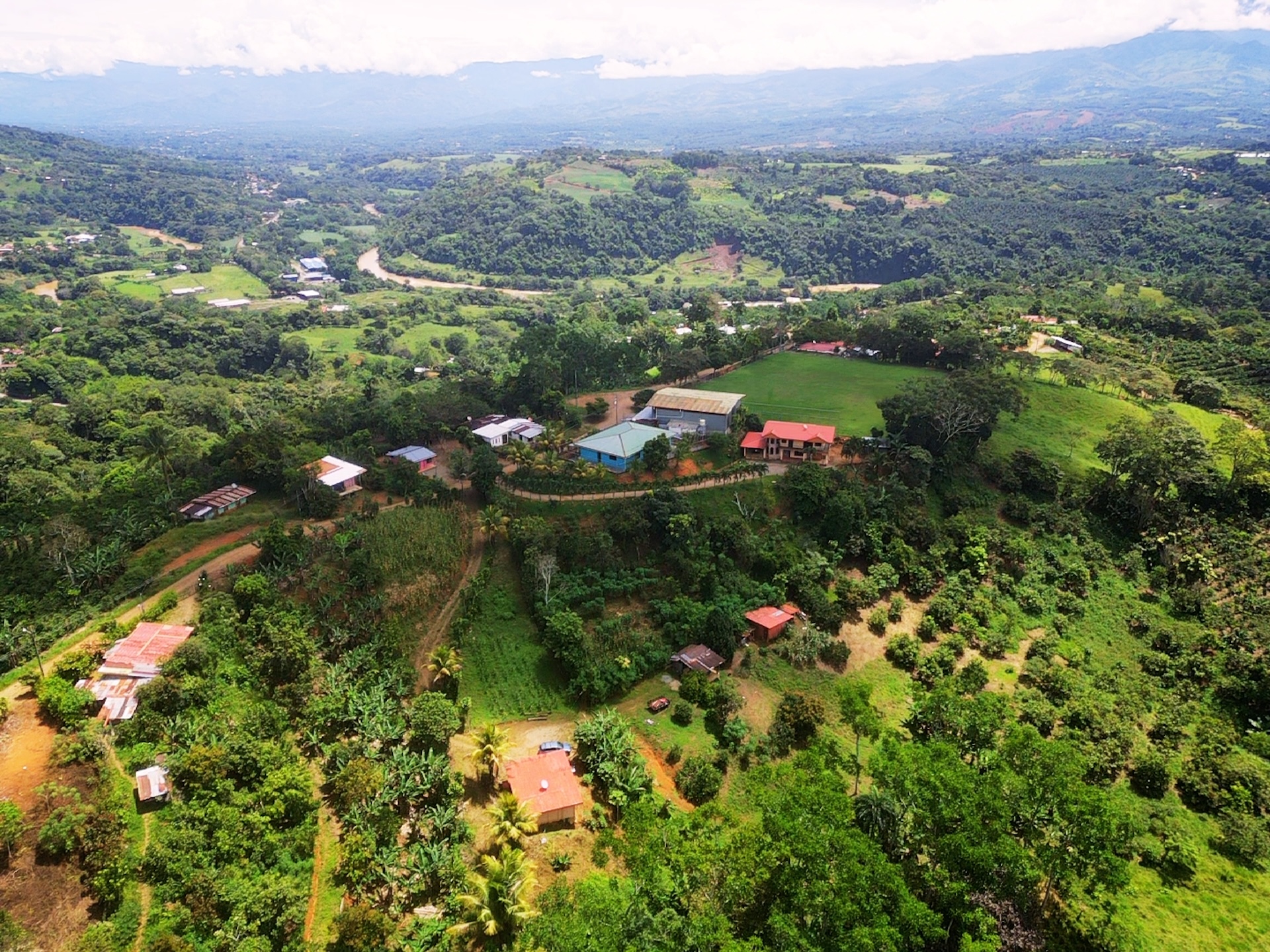2.47-ACRE MOUNTAIN PROPERTY WITH AGRICULTURAL PRODUCTION, IN PÉREZ ZELEDÓN