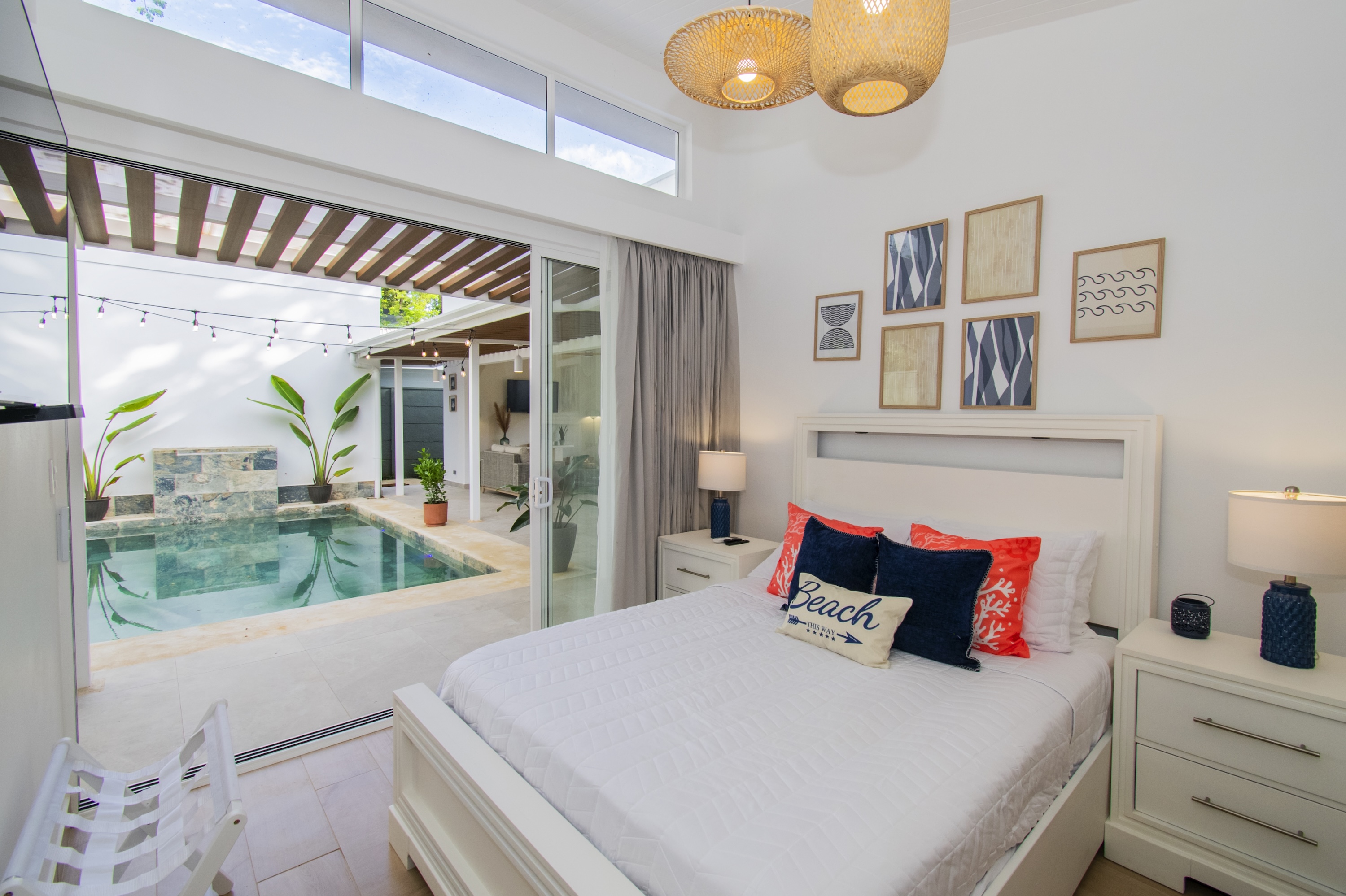 3-BEDROOM HOUSE WITH POOL NEAR THE BEACH, IN UVITA – 0.12 ACRES