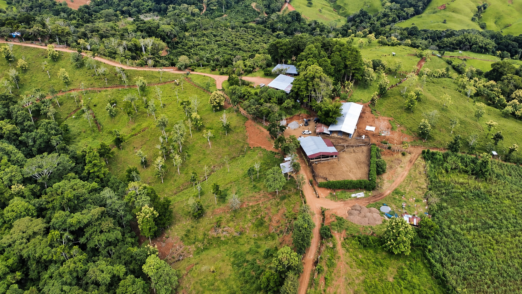 222-Hectare Large-Scale Cattle Ranch with 12 Natural Springs, Extensive Public Road Frontage & Development Potential