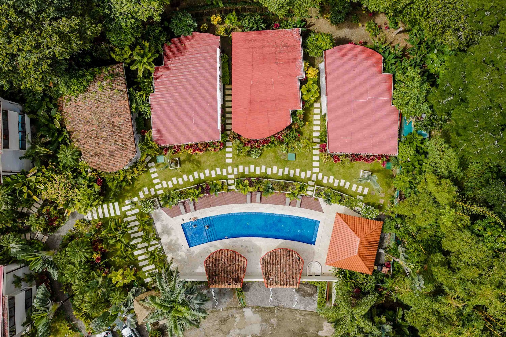 2-BEDROOM CONDO NEAR MANUEL ANTONIO NATIONAL PARK