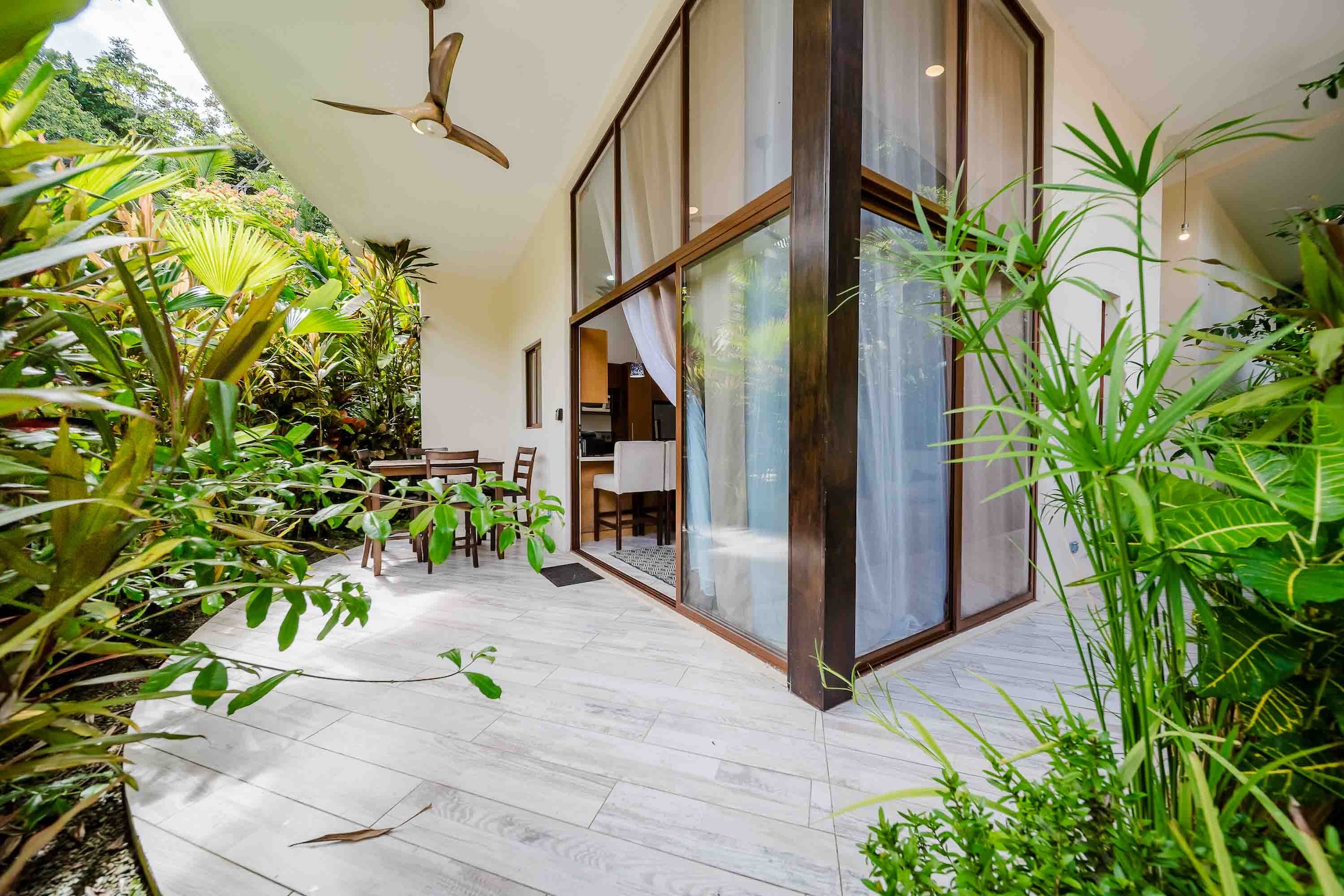 2-BEDROOM CONDO NEAR MANUEL ANTONIO NATIONAL PARK