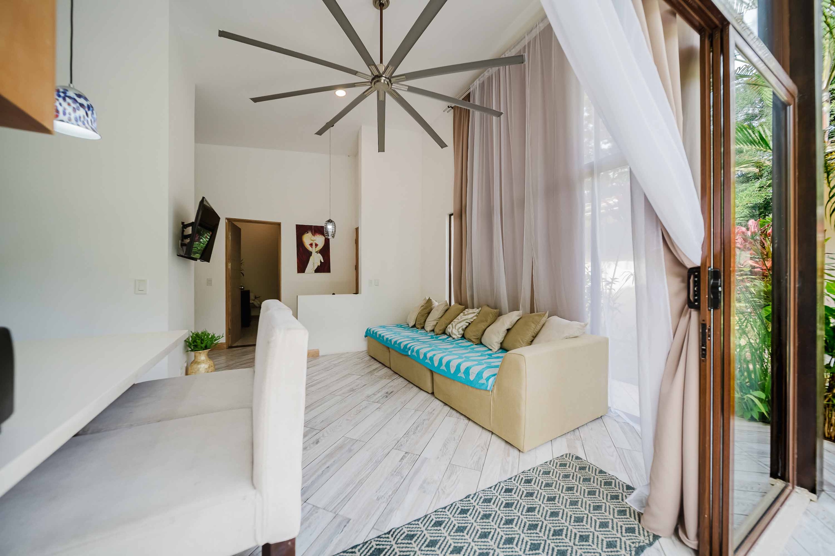 2-BEDROOM CONDO NEAR MANUEL ANTONIO NATIONAL PARK
