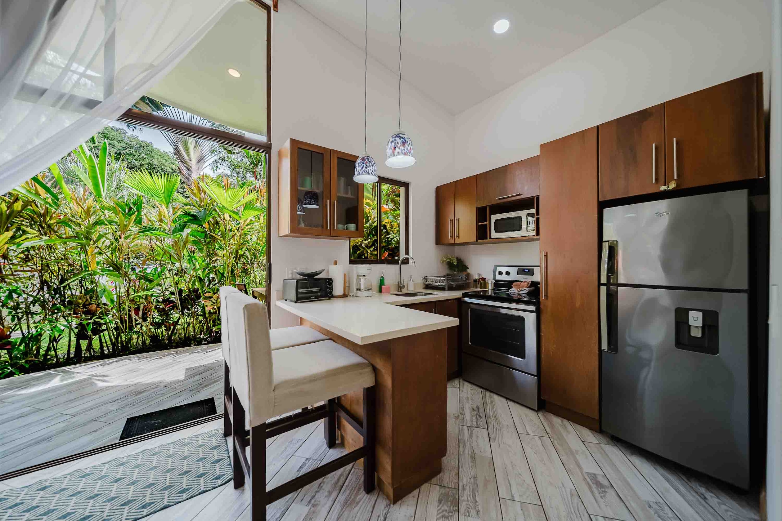 2-BEDROOM CONDO NEAR MANUEL ANTONIO NATIONAL PARK