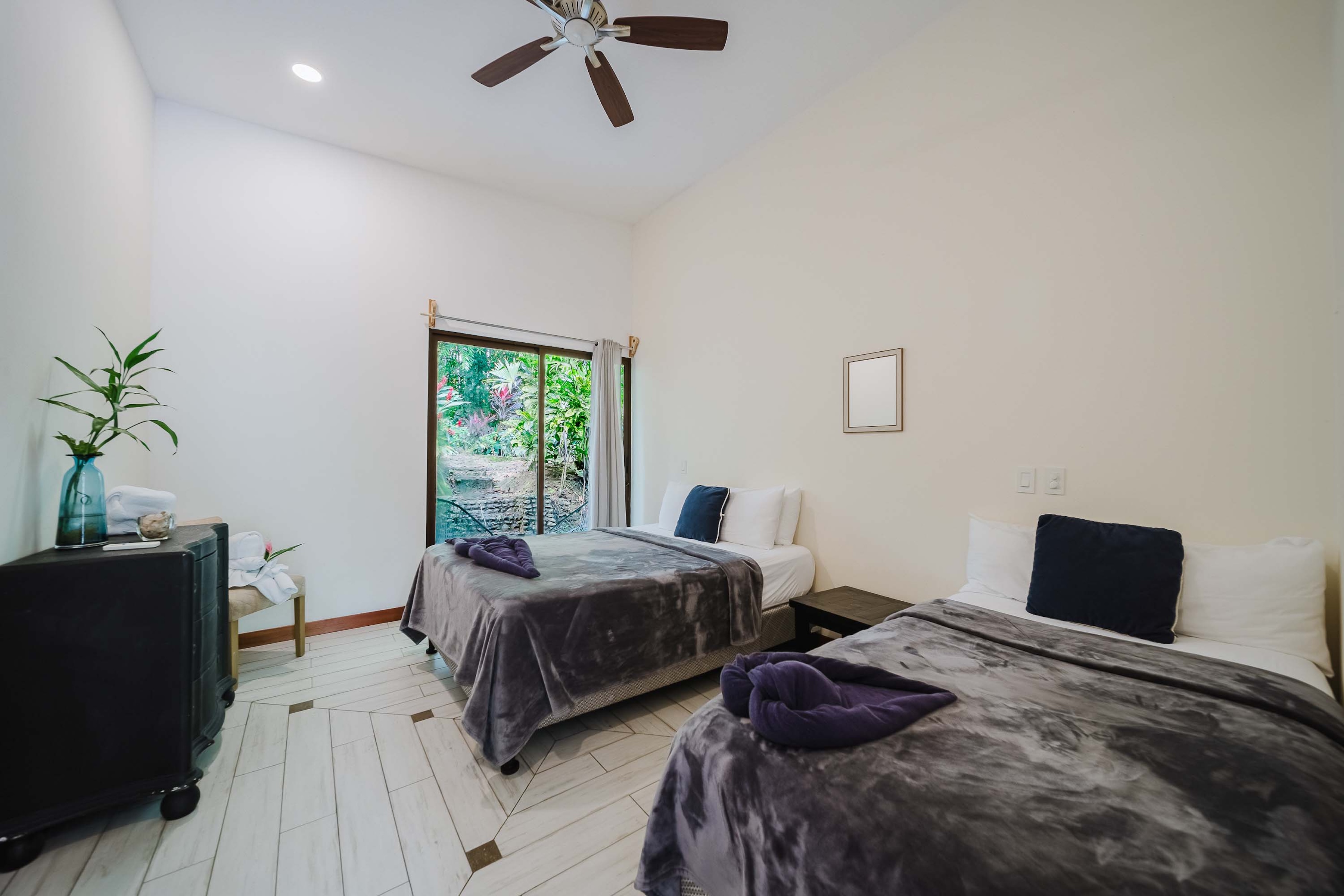 2-BEDROOM CONDO NEAR MANUEL ANTONIO NATIONAL PARK