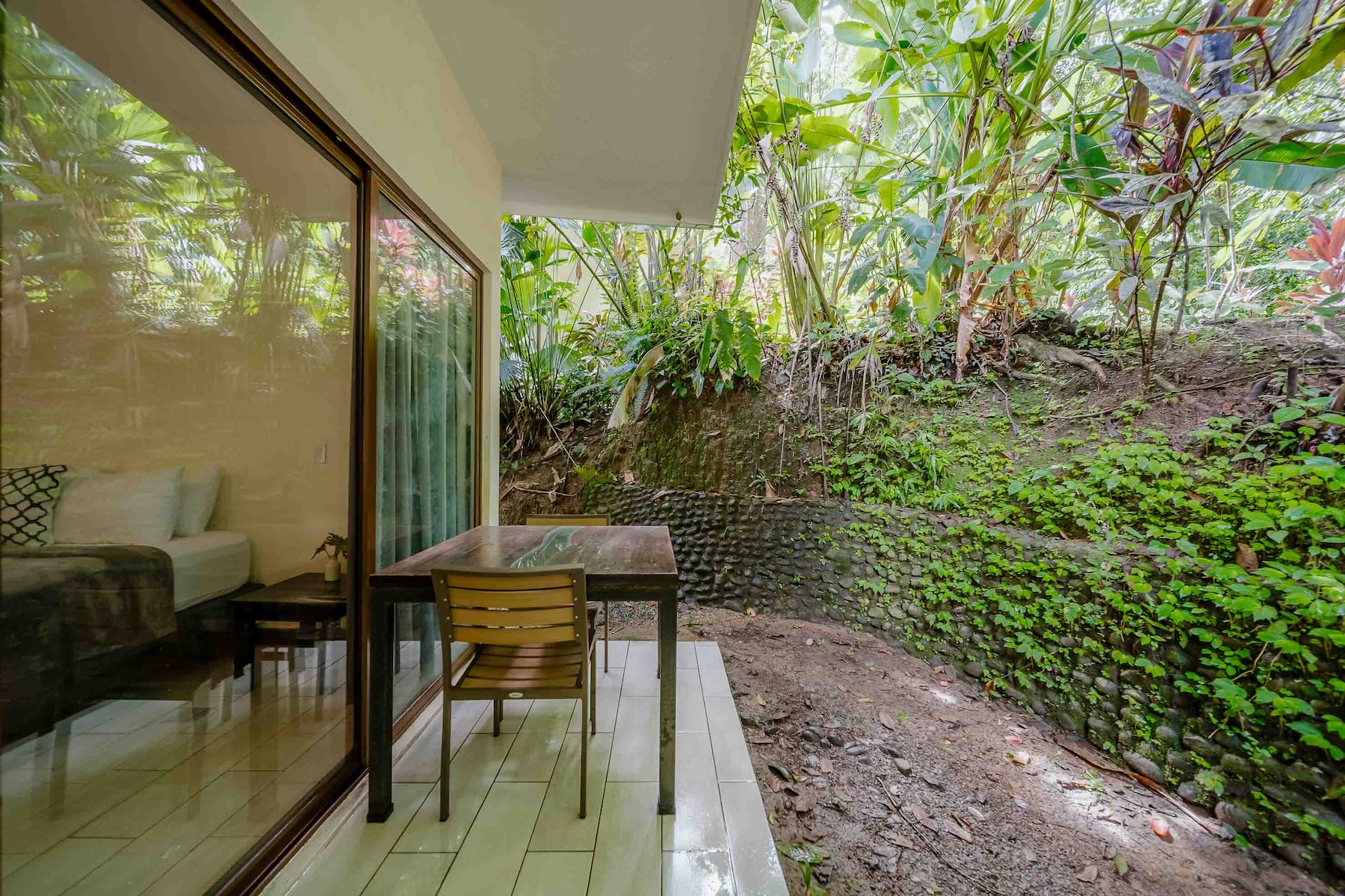 2-BEDROOM CONDO NEAR MANUEL ANTONIO NATIONAL PARK