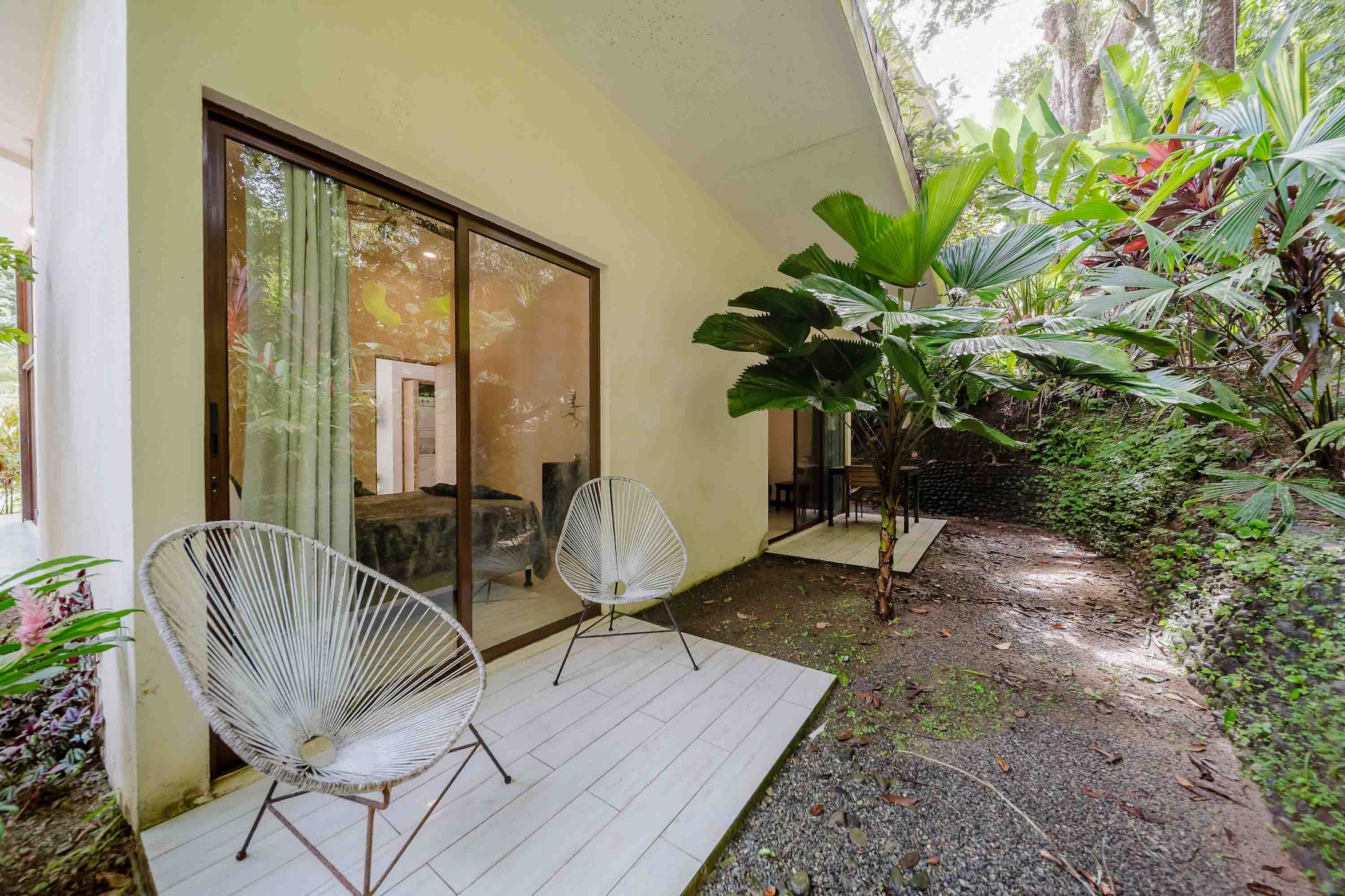 2-BEDROOM CONDO NEAR MANUEL ANTONIO NATIONAL PARK