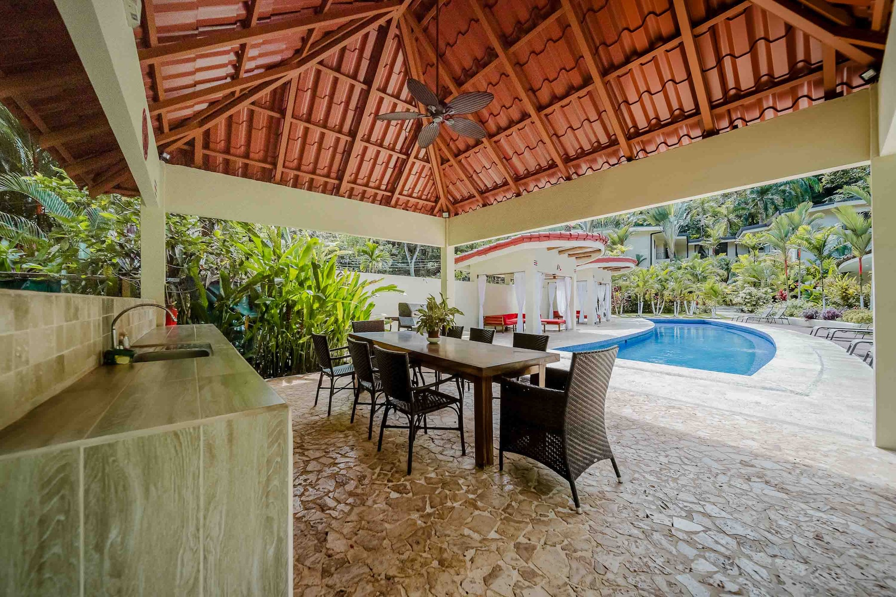 2-BEDROOM CONDO NEAR MANUEL ANTONIO NATIONAL PARK