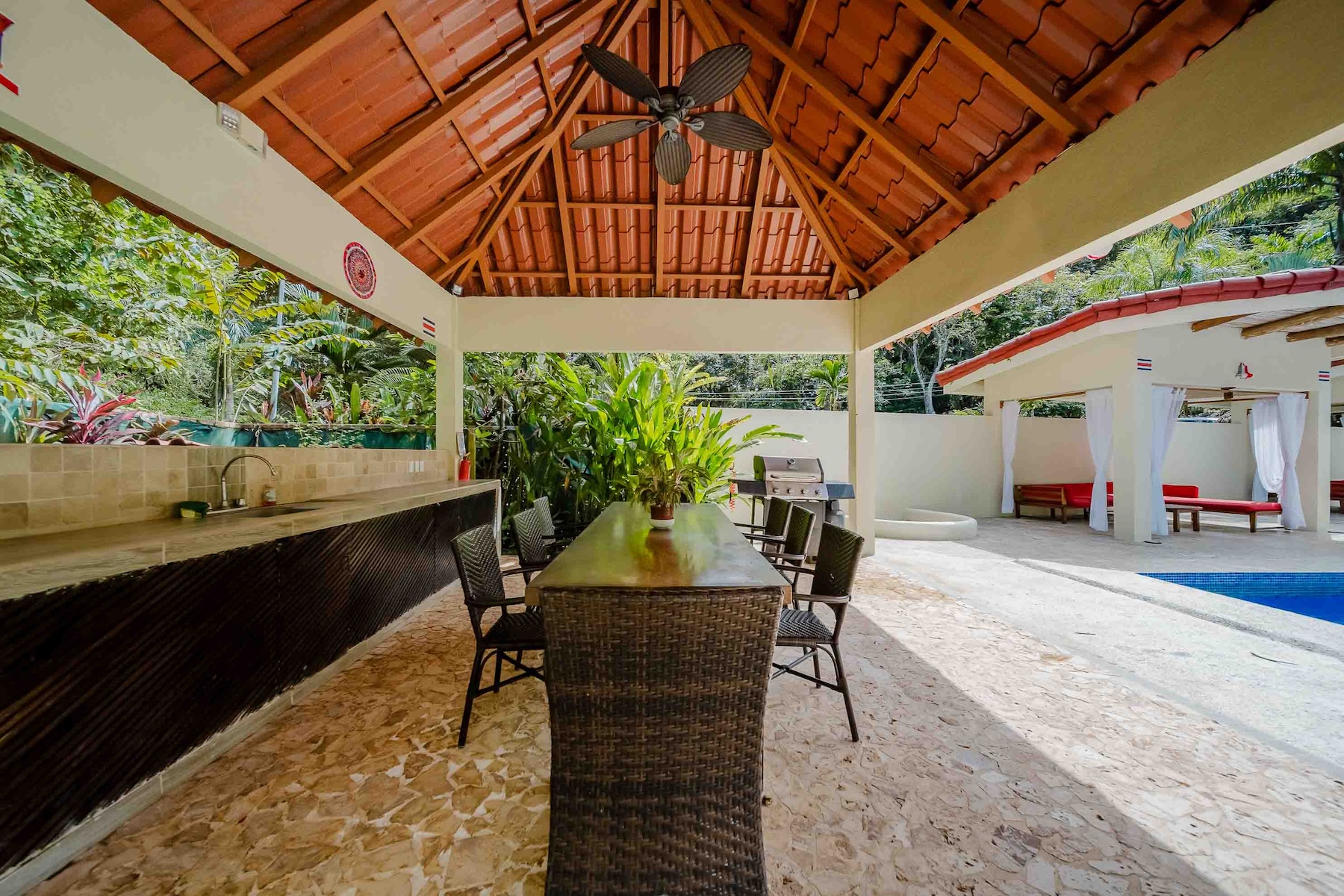 2-BEDROOM CONDO NEAR MANUEL ANTONIO NATIONAL PARK