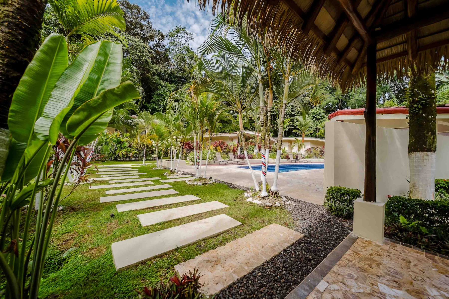 2-BEDROOM CONDO NEAR MANUEL ANTONIO NATIONAL PARK