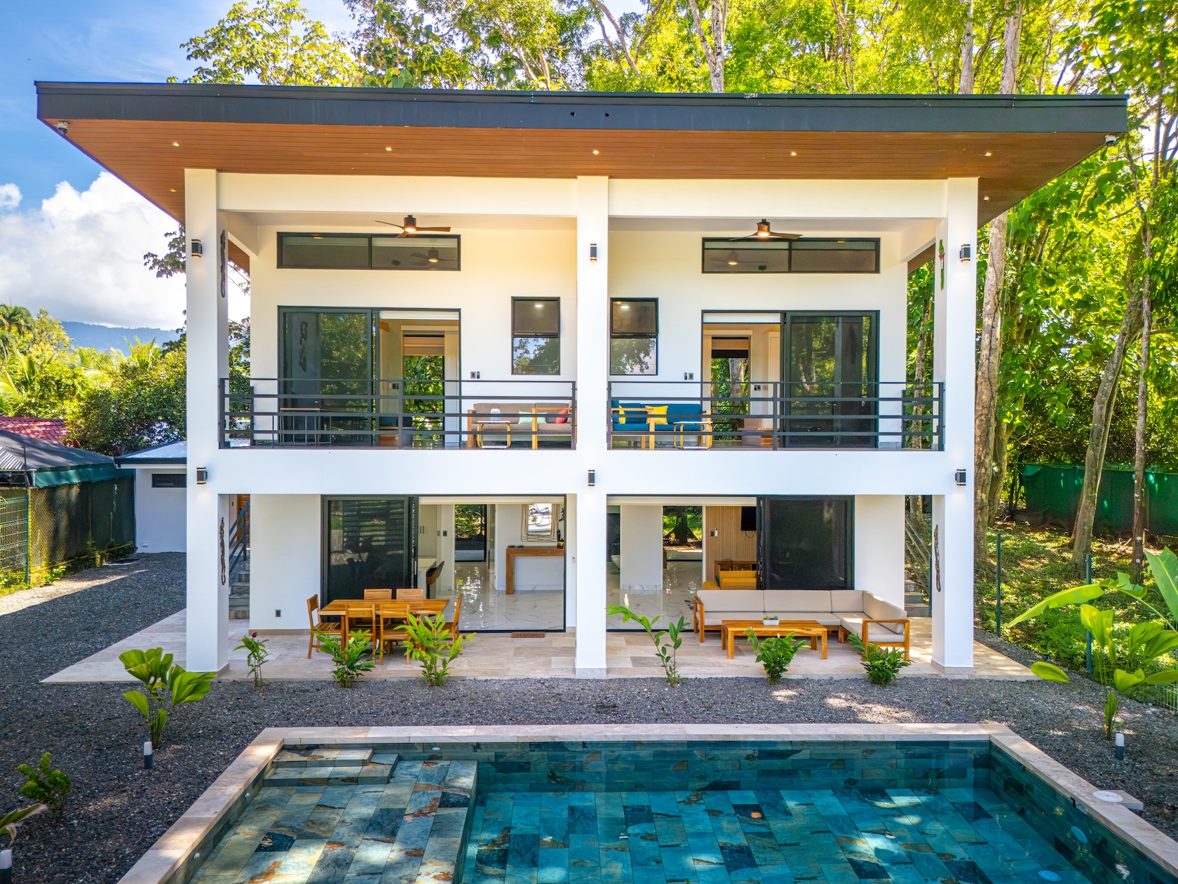 TRIPLEX IN UVITA NEAR THE SEA THREE INDEPENDENT APARTMENTS WITH A POOL AND INVESTMENT POTENTIAL