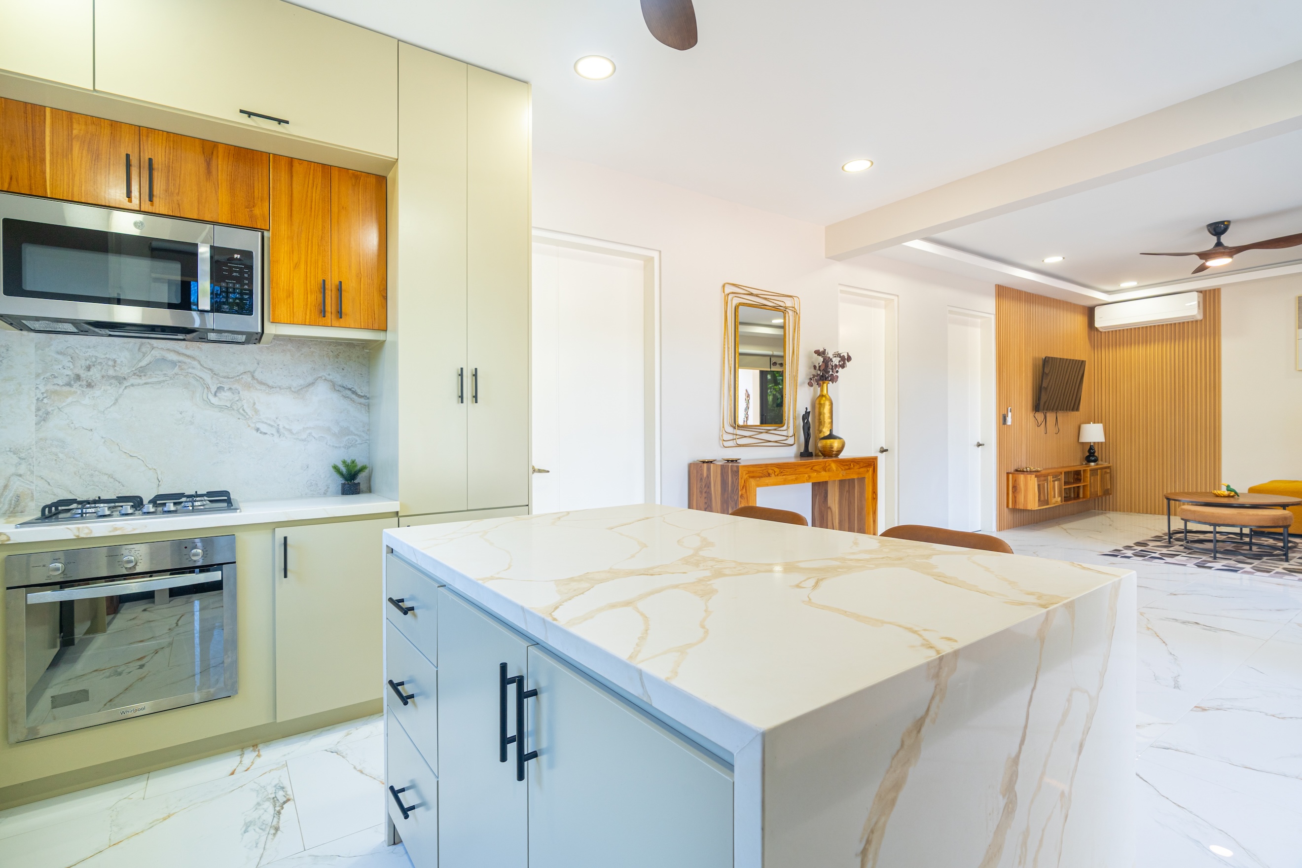 TRIPLEX IN UVITA NEAR THE SEA THREE INDEPENDENT APARTMENTS WITH A POOL AND INVESTMENT POTENTIAL