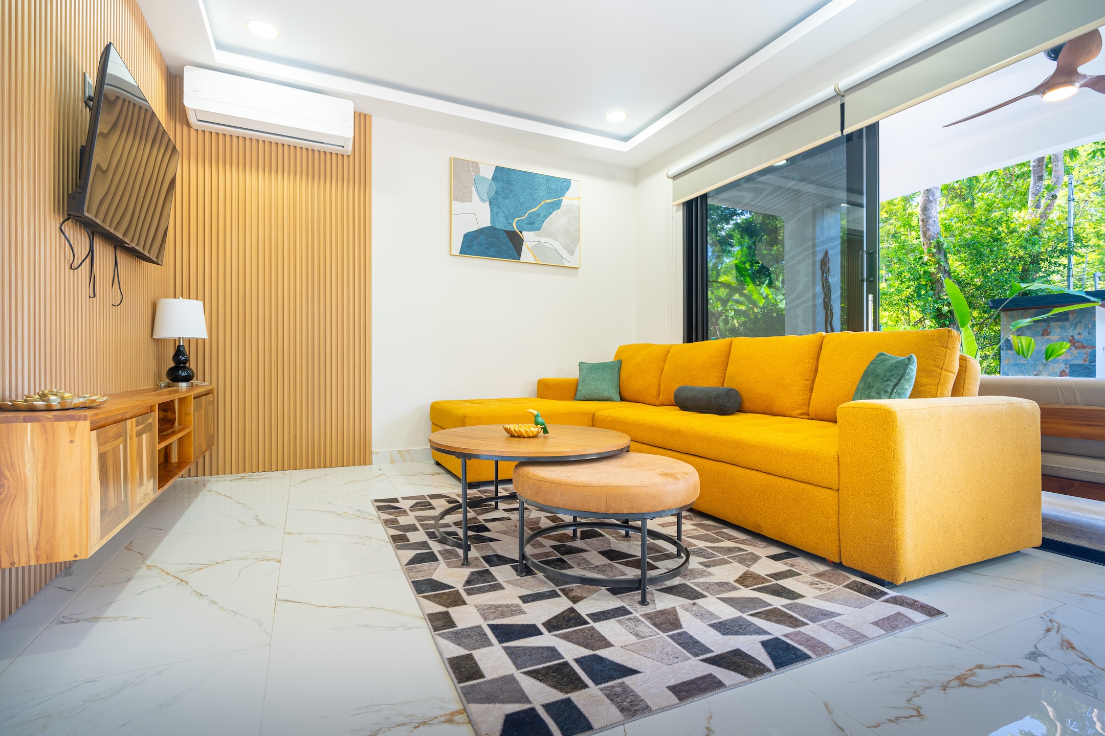 TRIPLEX IN UVITA NEAR THE SEA THREE INDEPENDENT APARTMENTS WITH A POOL AND INVESTMENT POTENTIAL
