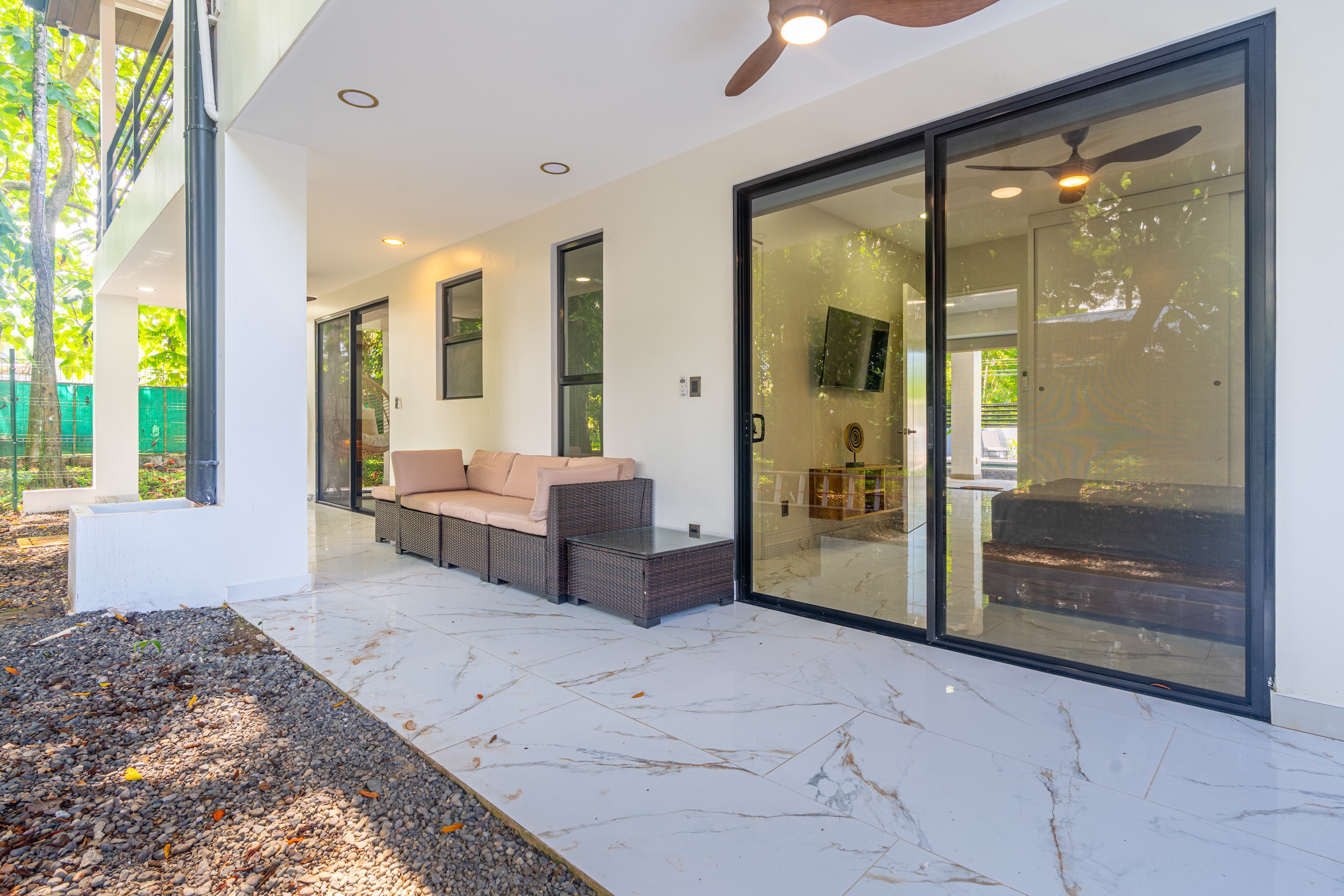 TRIPLEX IN UVITA NEAR THE SEA THREE INDEPENDENT APARTMENTS WITH A POOL AND INVESTMENT POTENTIAL