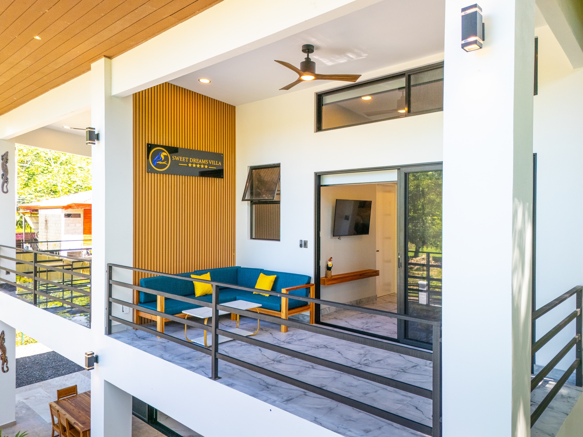 TRIPLEX IN UVITA NEAR THE SEA THREE INDEPENDENT APARTMENTS WITH A POOL AND INVESTMENT POTENTIAL