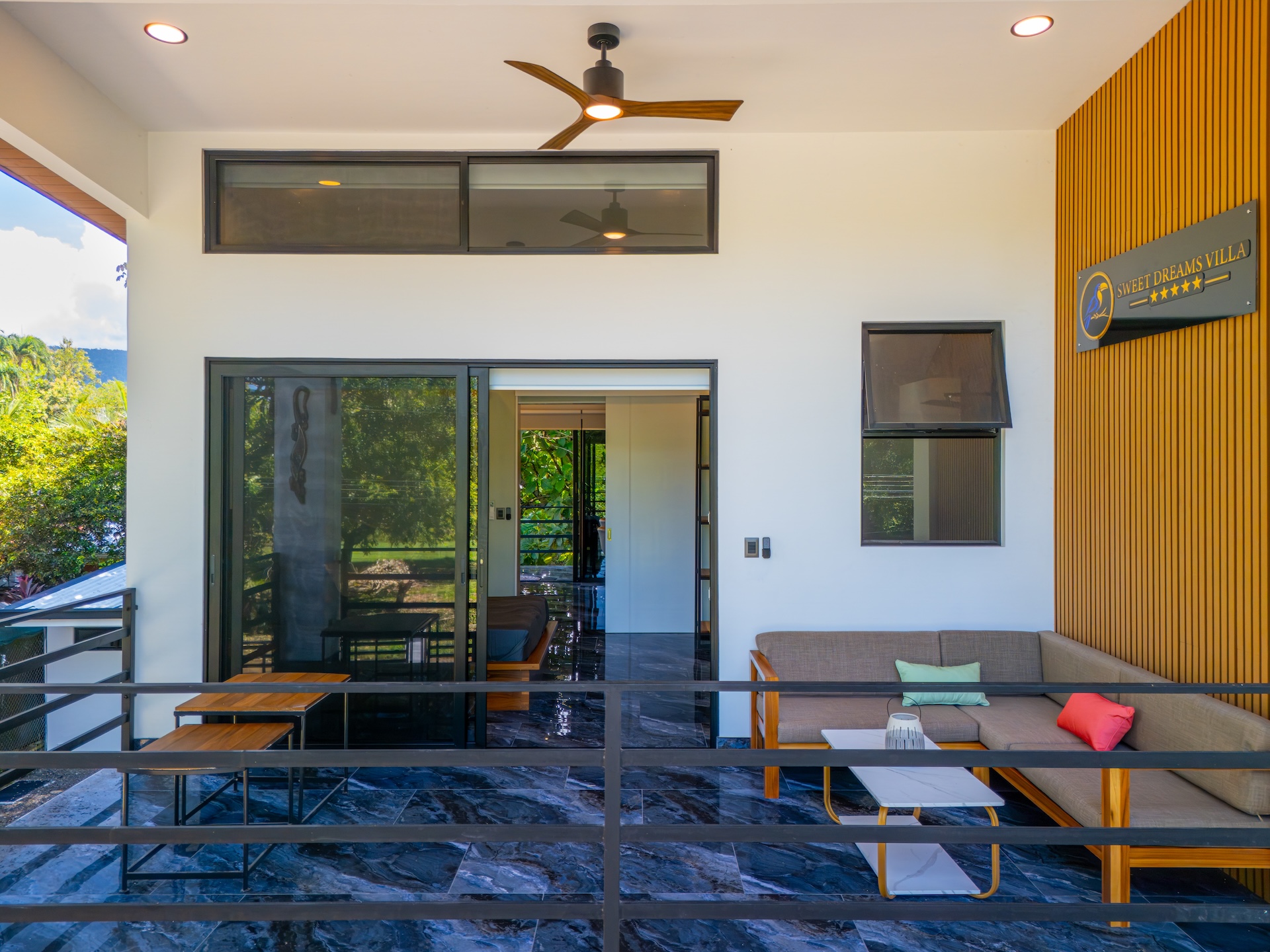 TRIPLEX IN UVITA NEAR THE SEA THREE INDEPENDENT APARTMENTS WITH A POOL AND INVESTMENT POTENTIAL