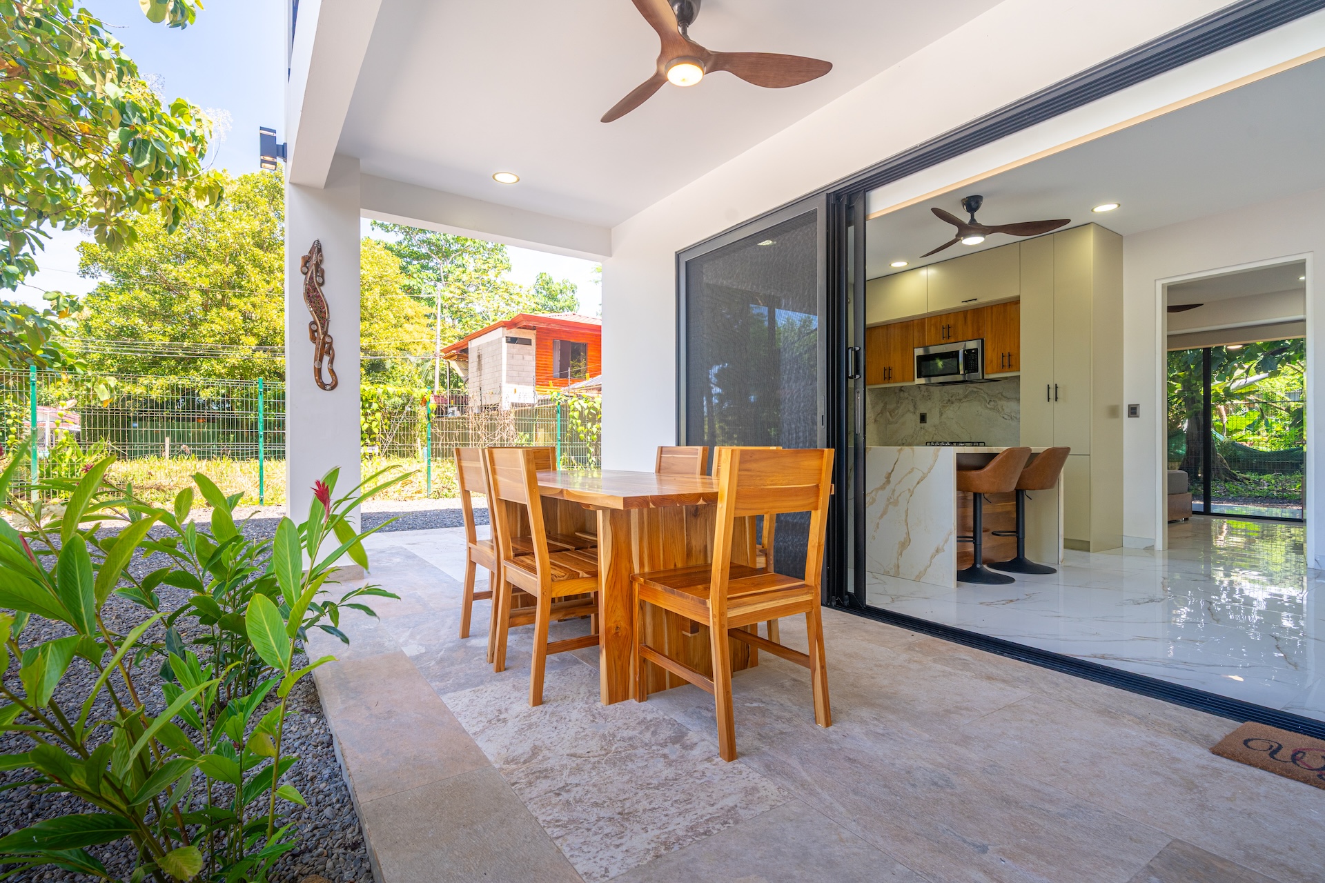 TRIPLEX IN UVITA NEAR THE SEA THREE INDEPENDENT APARTMENTS WITH A POOL AND INVESTMENT POTENTIAL