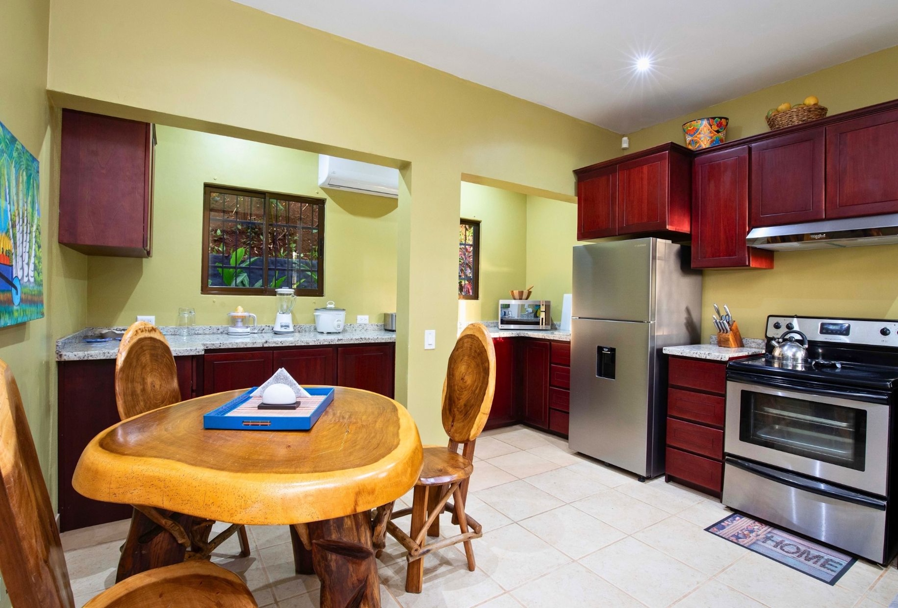 HOUSE WITH POOL AND INDEPENDENT APARTMENT, IN MANUEL ANTONIO