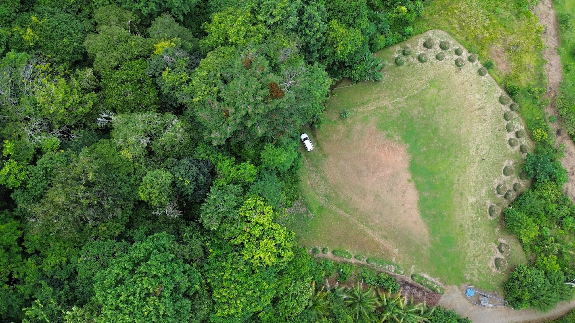 PRIVATE PLOT WITH OCEAN VIEWS AND A LARGE BUILDING PLATFORM, IN PORTALON – 2.06 ACRES