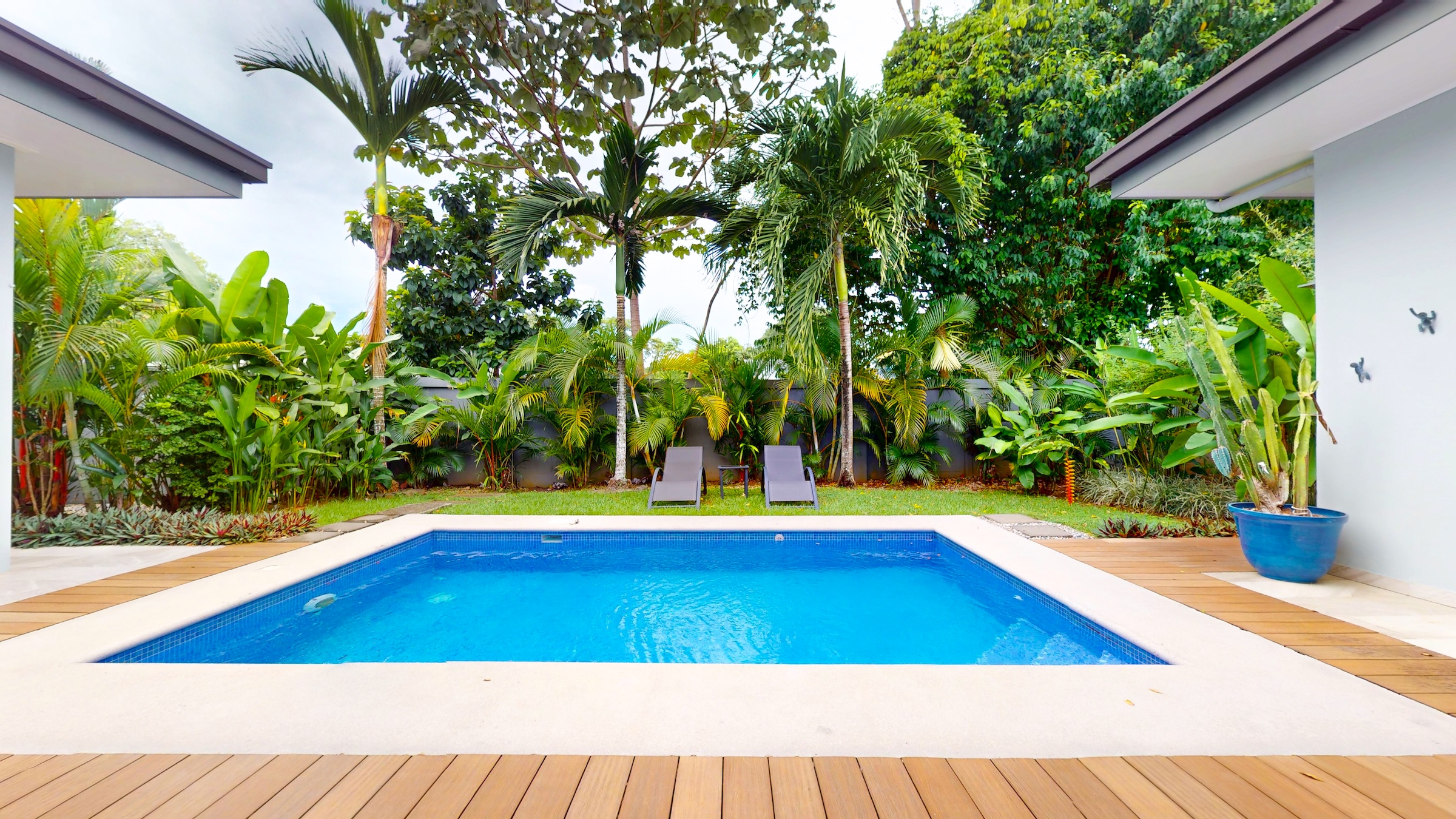 VILLA LUMA 3-BEDROOM HOUSE WITH PRIVATE POOL, IN THE HEART OF UVITA