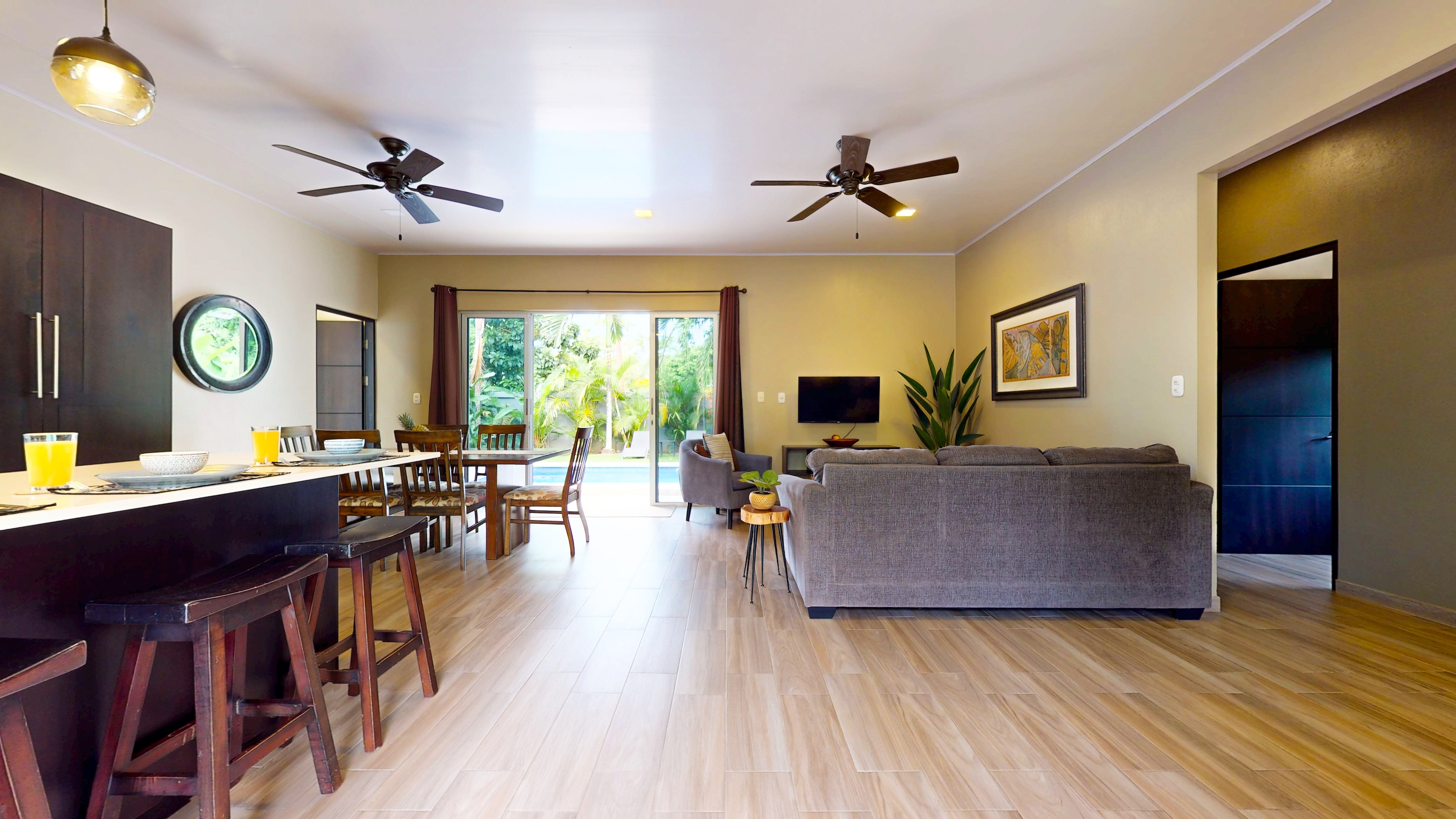 VILLA LUMA 3-BEDROOM HOUSE WITH PRIVATE POOL, IN THE HEART OF UVITA